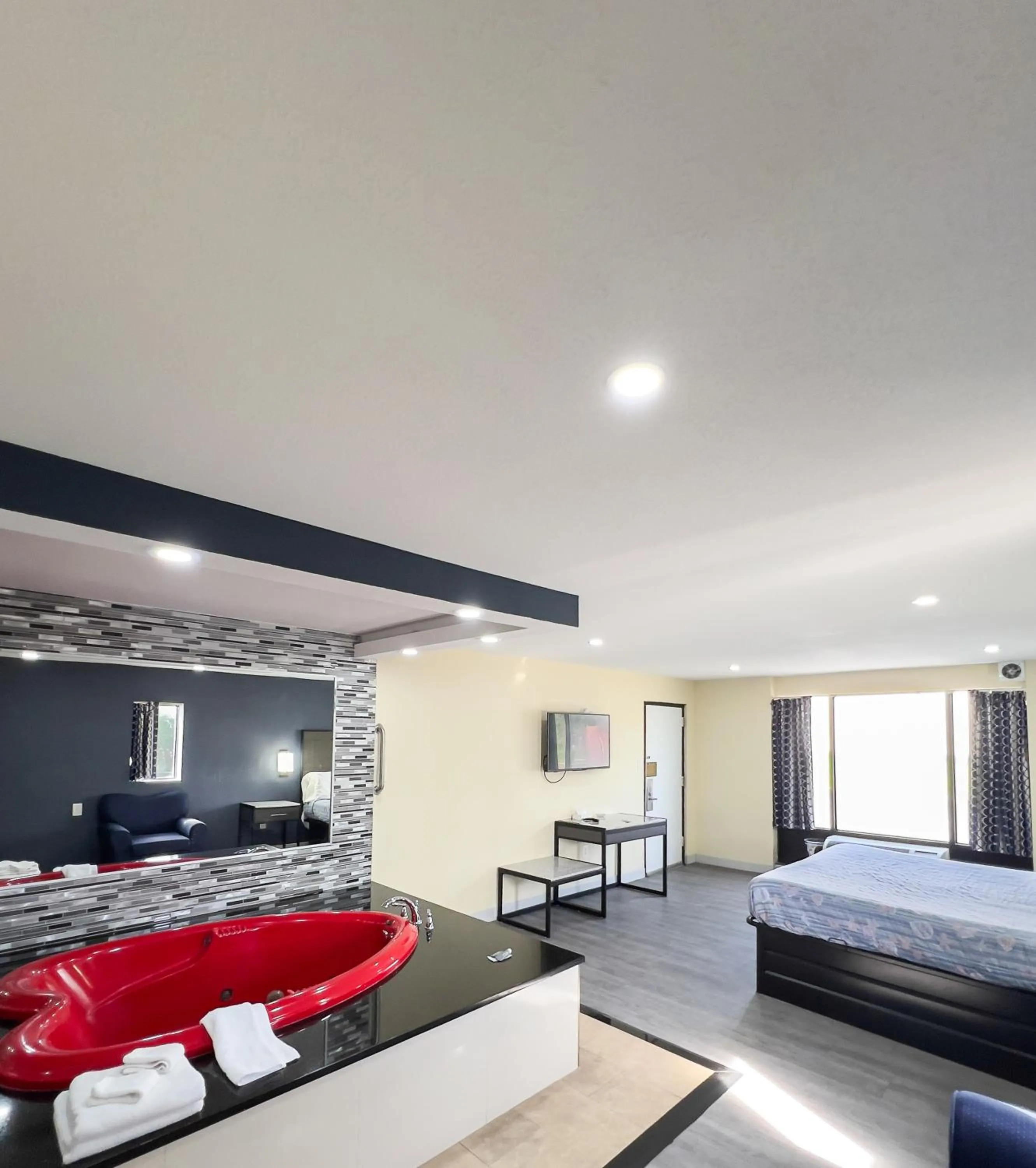 Bed in Travel Inn New Castle Airport