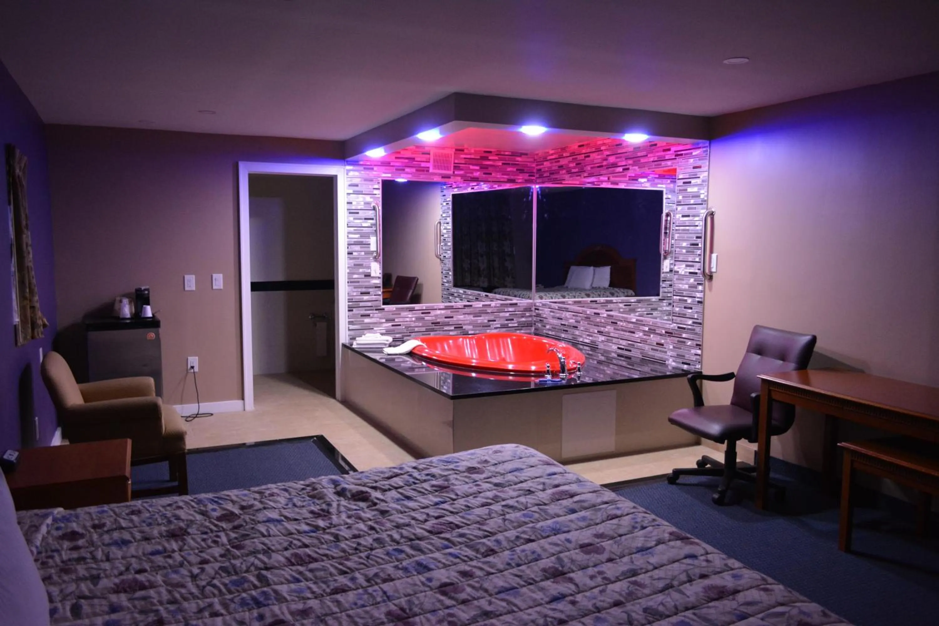 Photo of the whole room, Bed in Travel Inn New Castle Airport