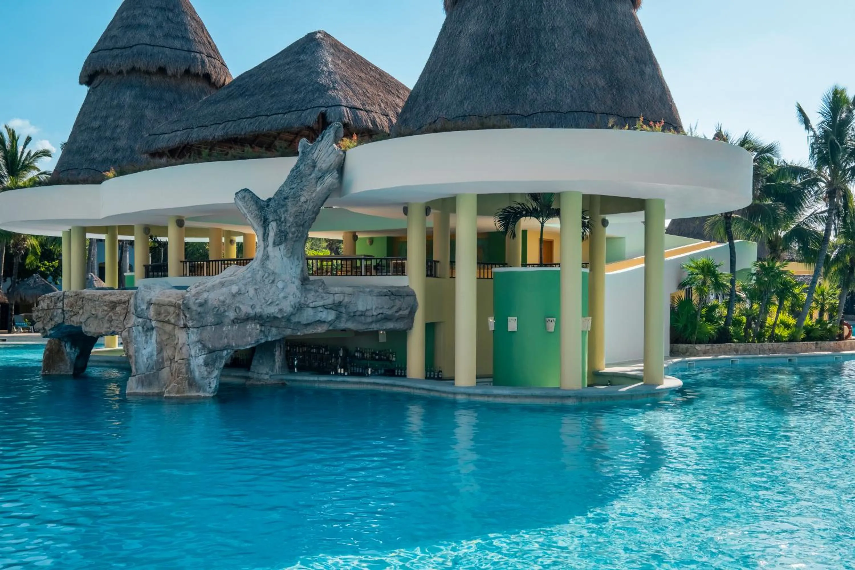 Lounge or bar in Iberostar Selection Paraíso Maya - All Inclusive