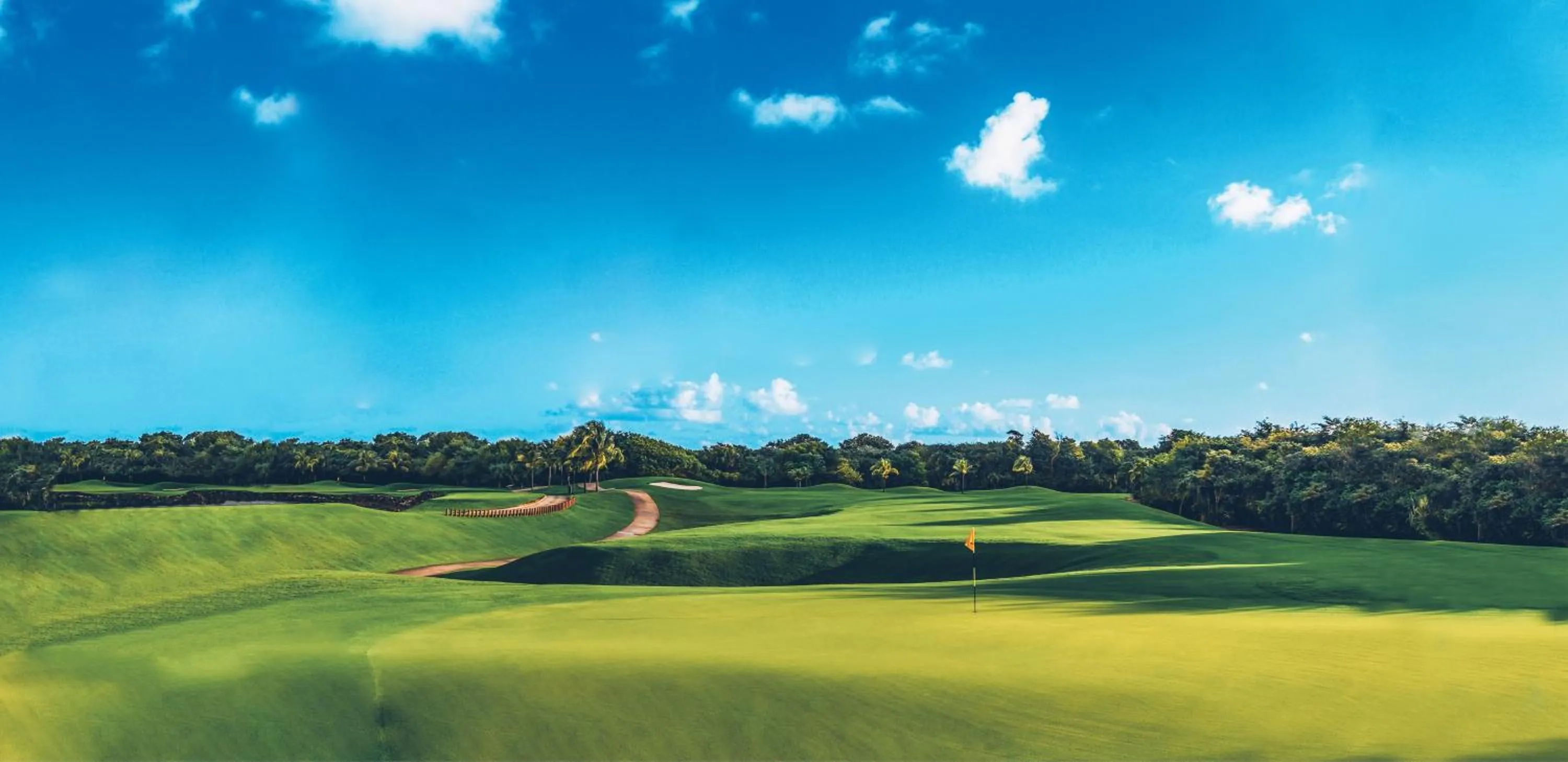Golfcourse in Iberostar Selection Paraíso Maya - All Inclusive