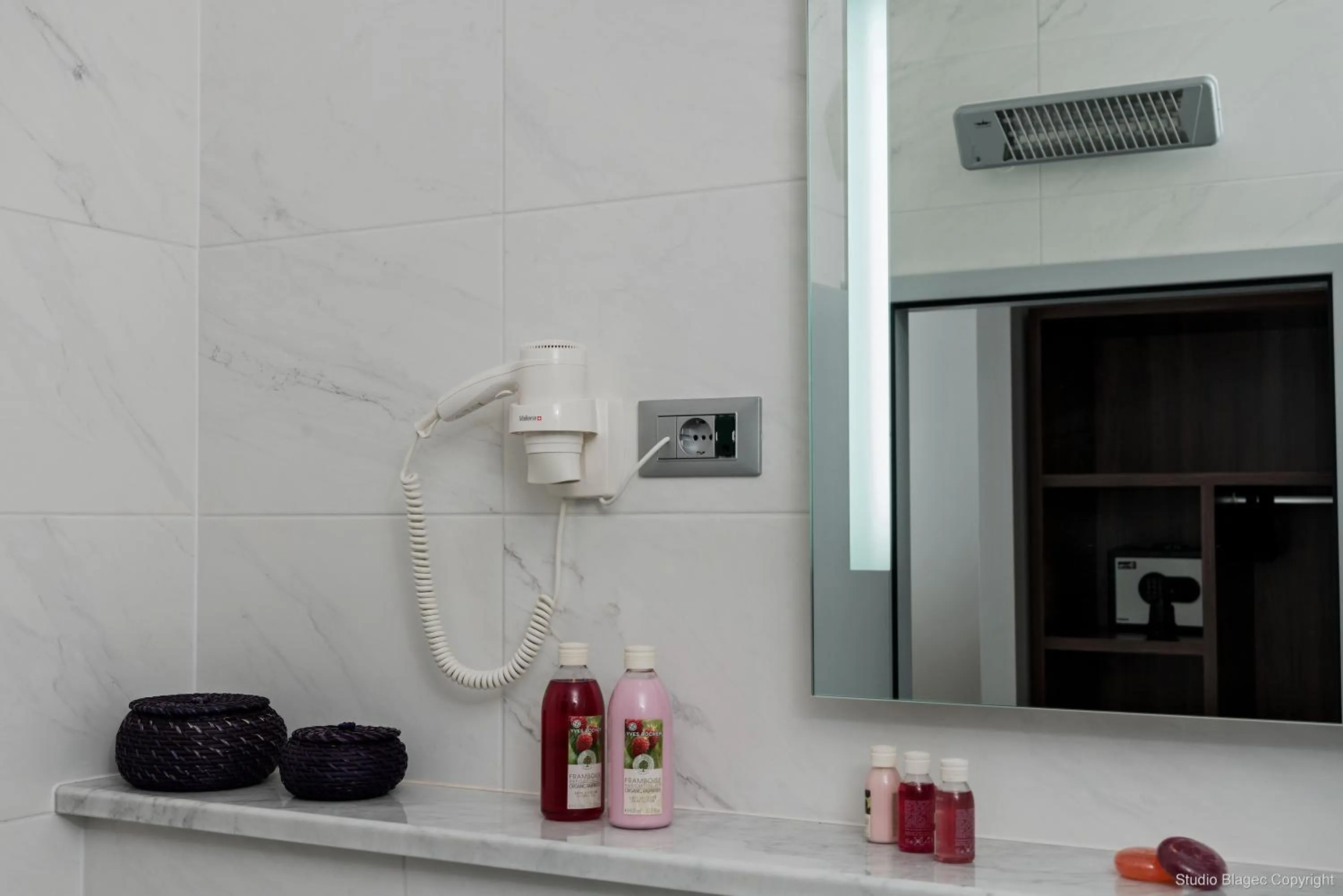 Decorative detail in Priska Med Luxury Rooms