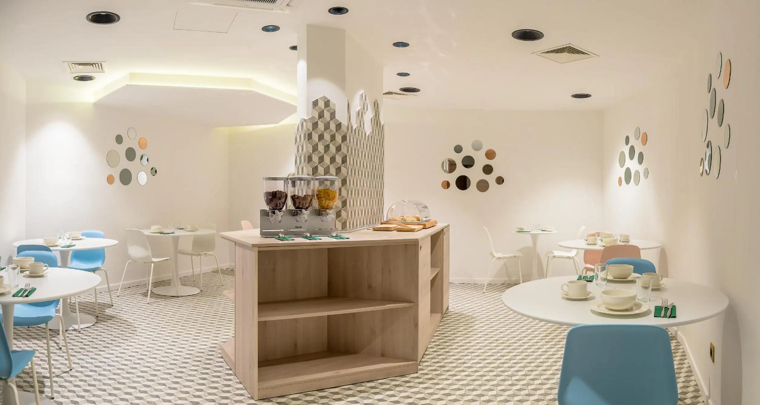 Buffet breakfast in Priska Med Luxury Rooms