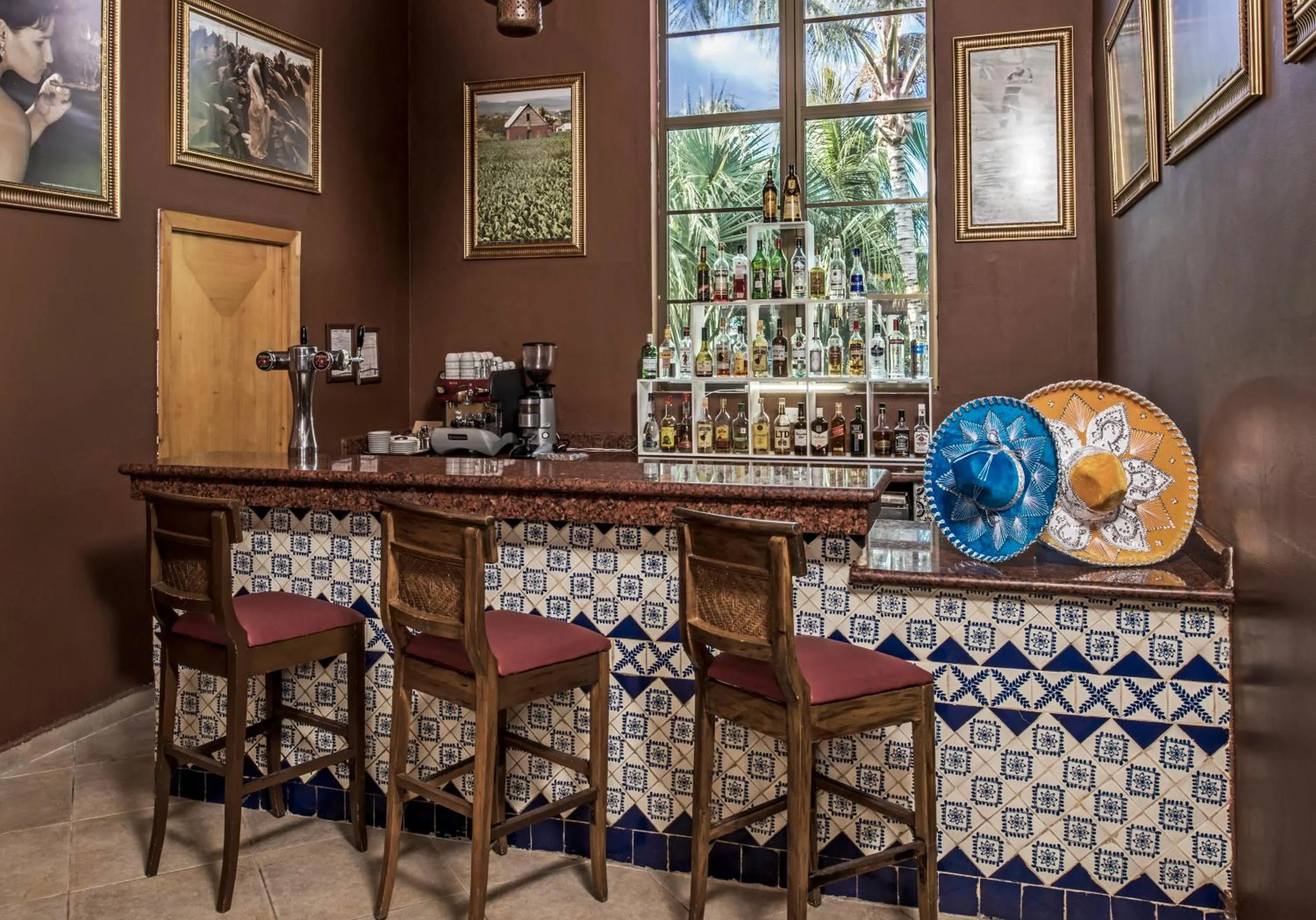 Lounge or bar in Iberostar Selection Paraíso Lindo - All Inclusive