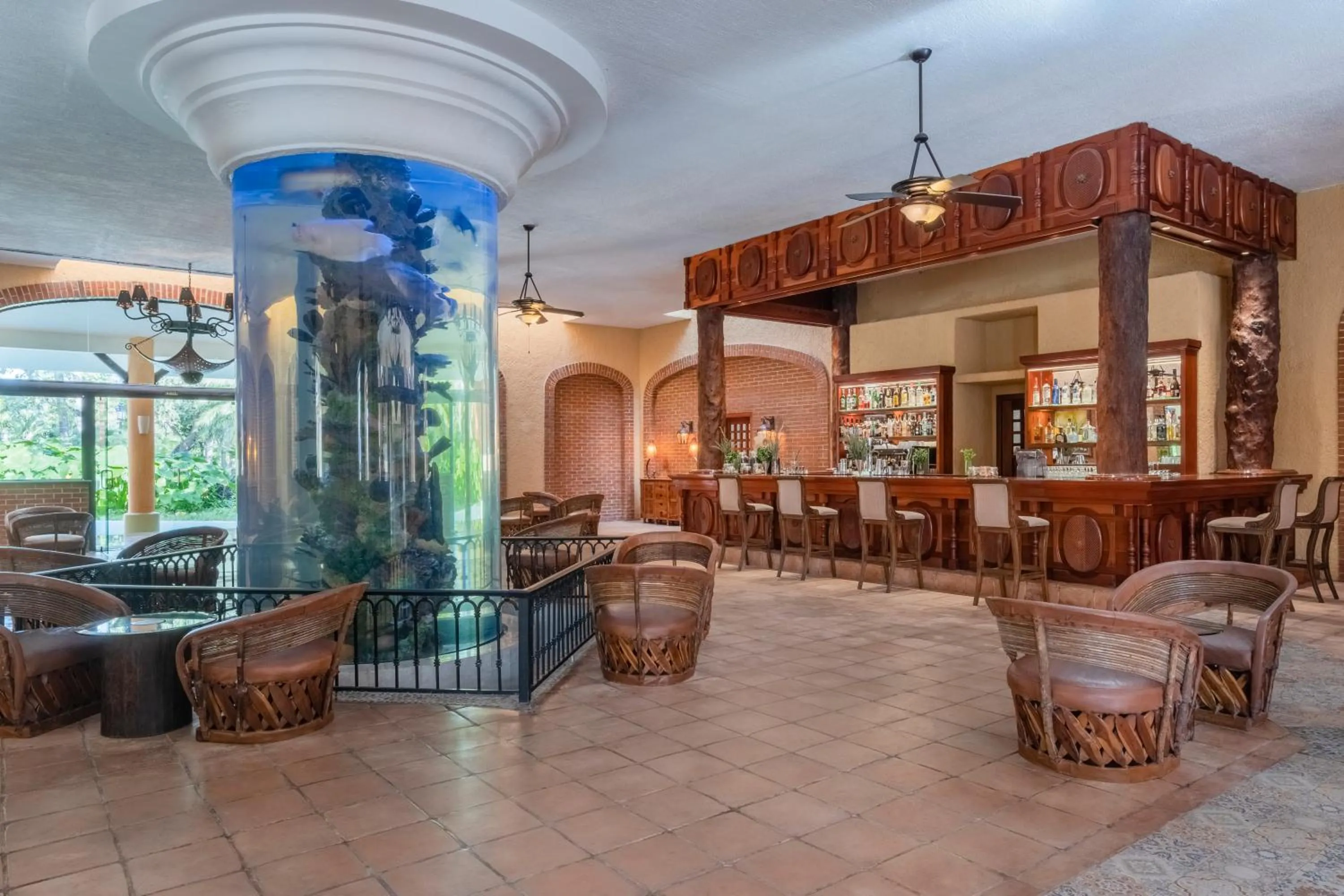 Lounge or bar in Iberostar Selection Paraíso Lindo - All Inclusive