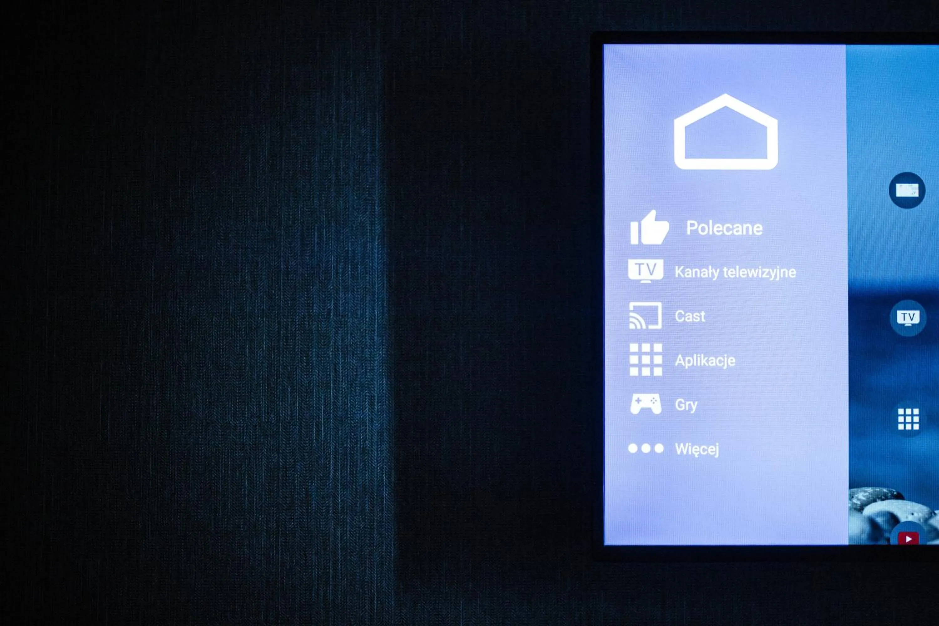 TV and multimedia in Air Hotel