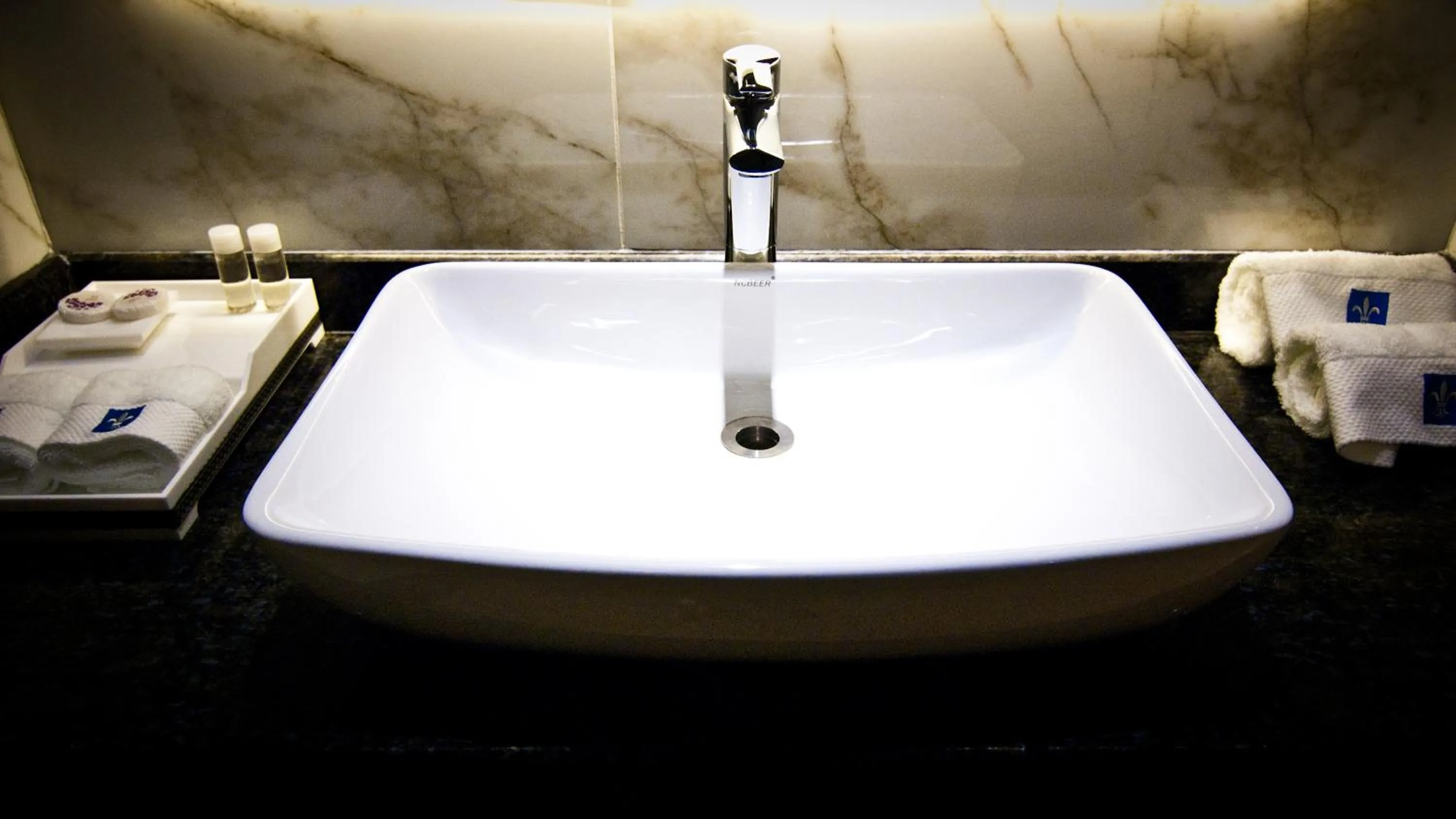 Bathroom in Lyz Business Hotel