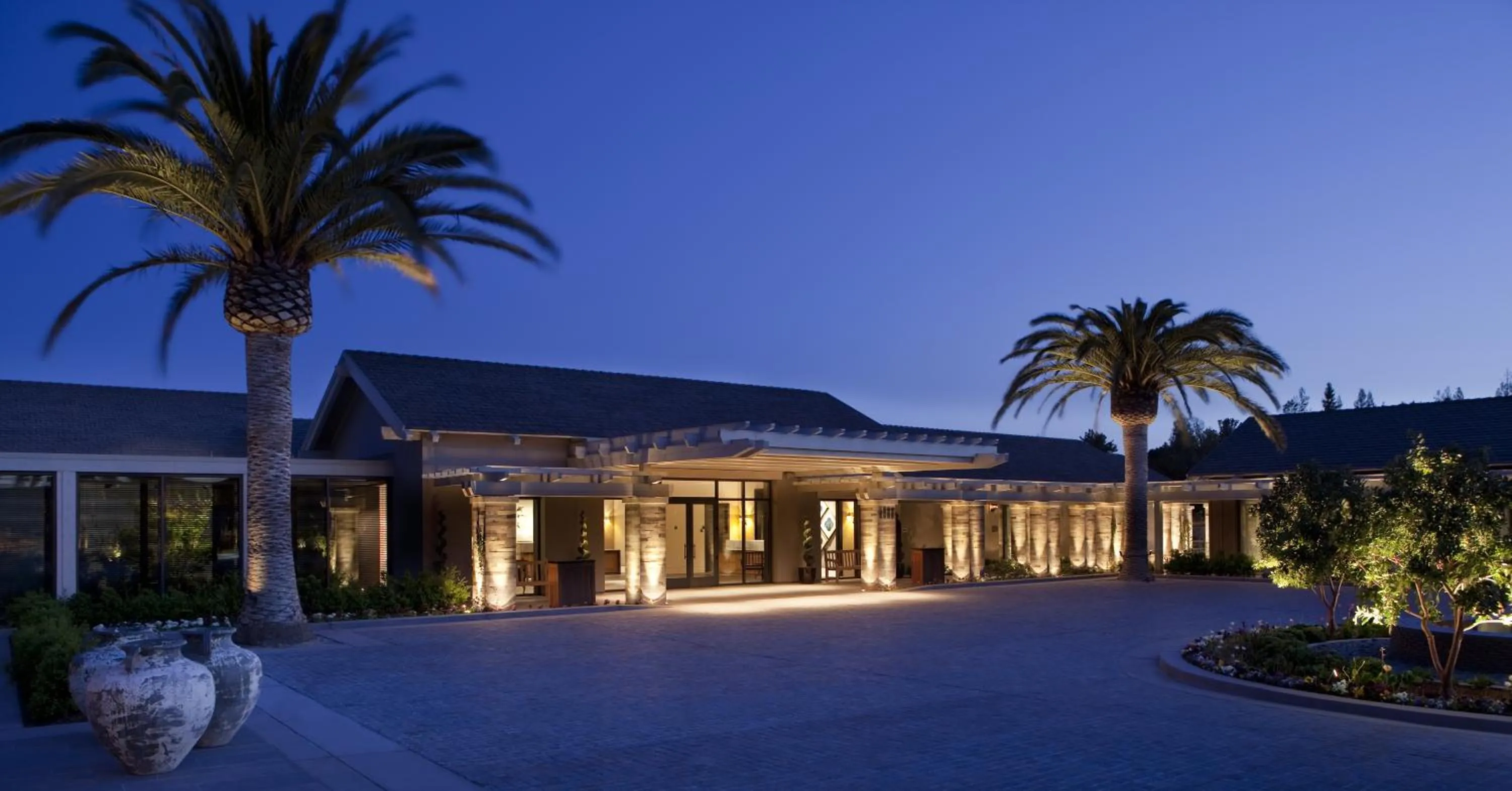 Facade/entrance in Rosewood Sand Hill