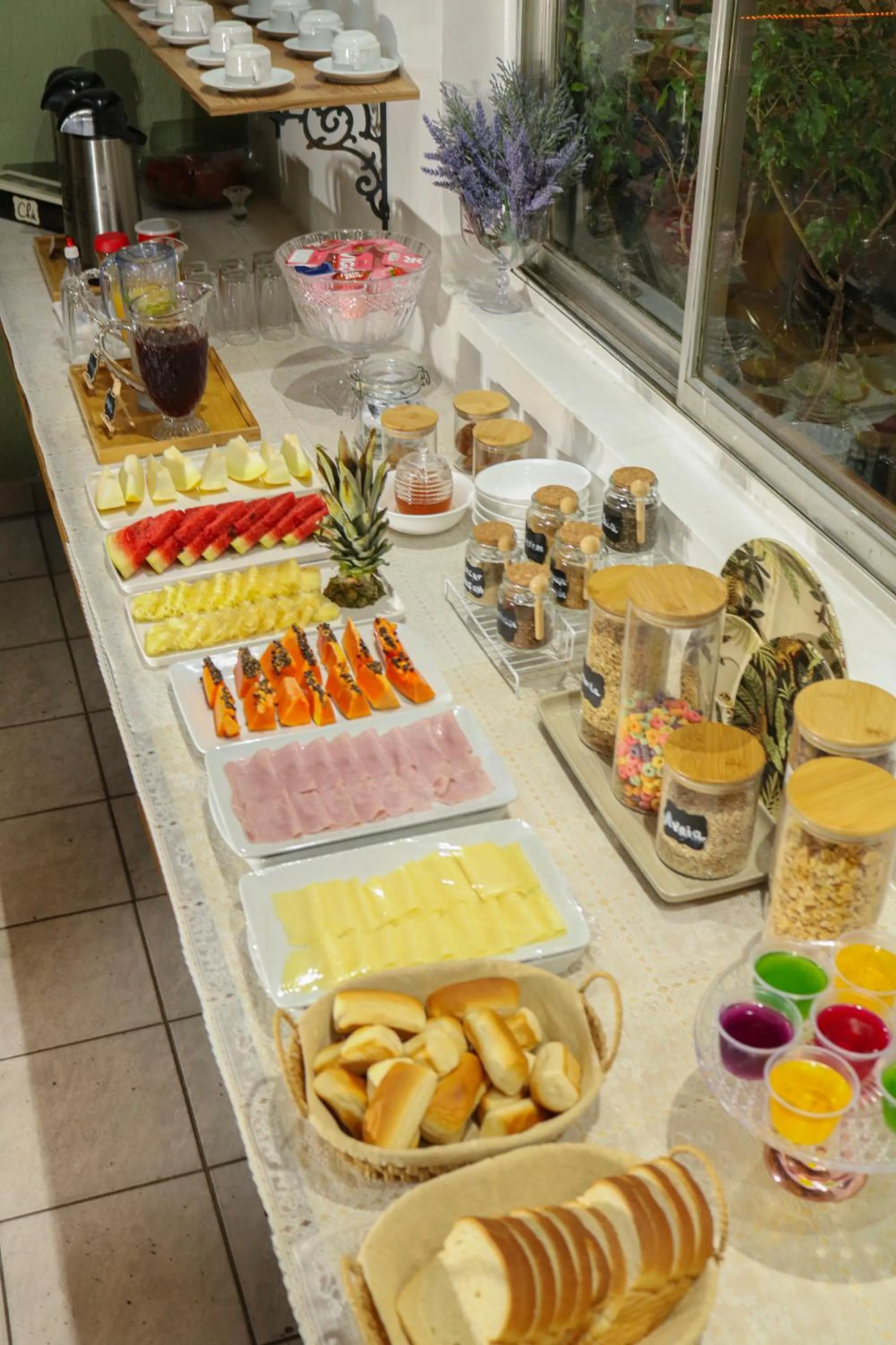 Buffet breakfast in Pousada dos Franceses