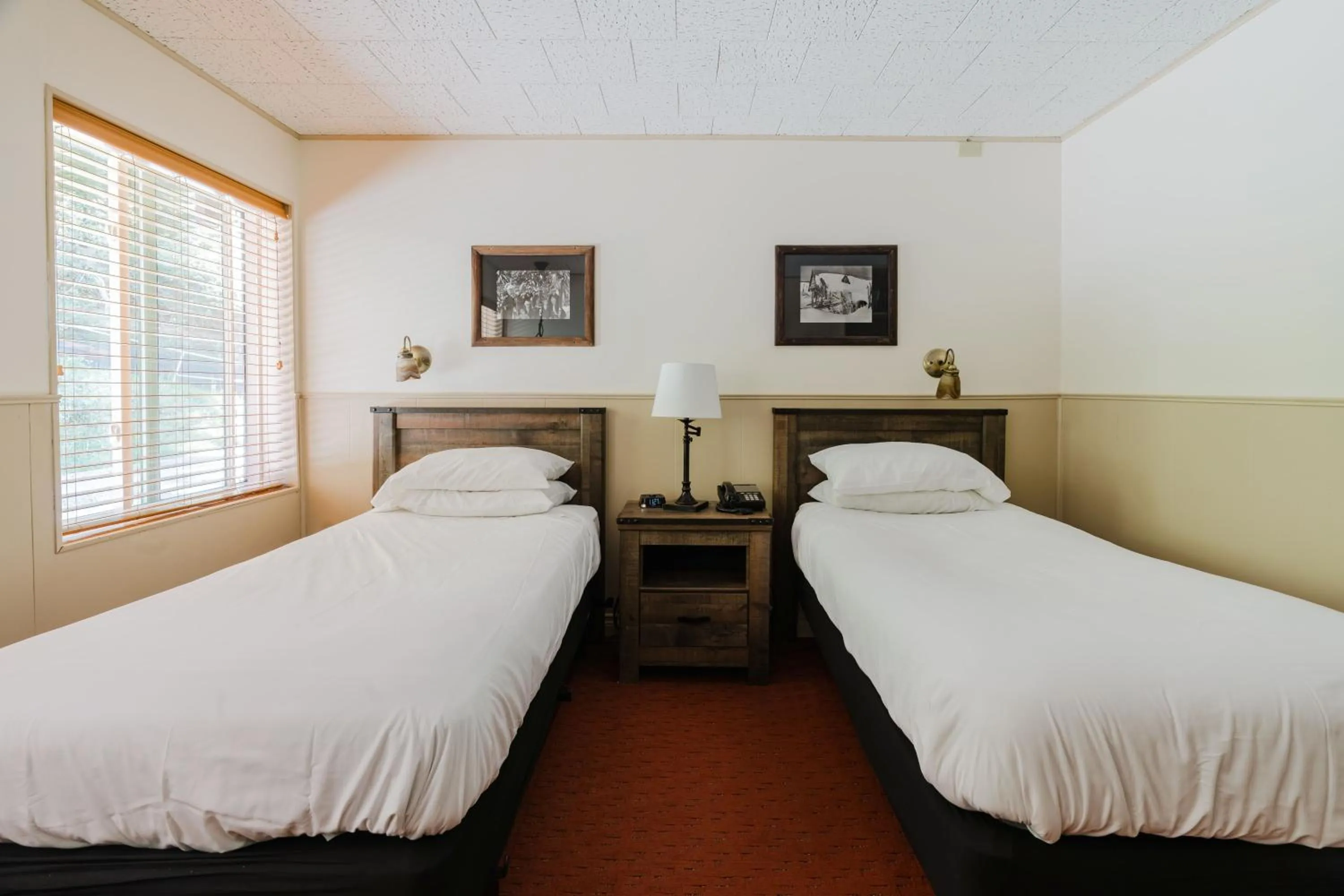 Bedroom, Bed in Crystal Mountain Hotels