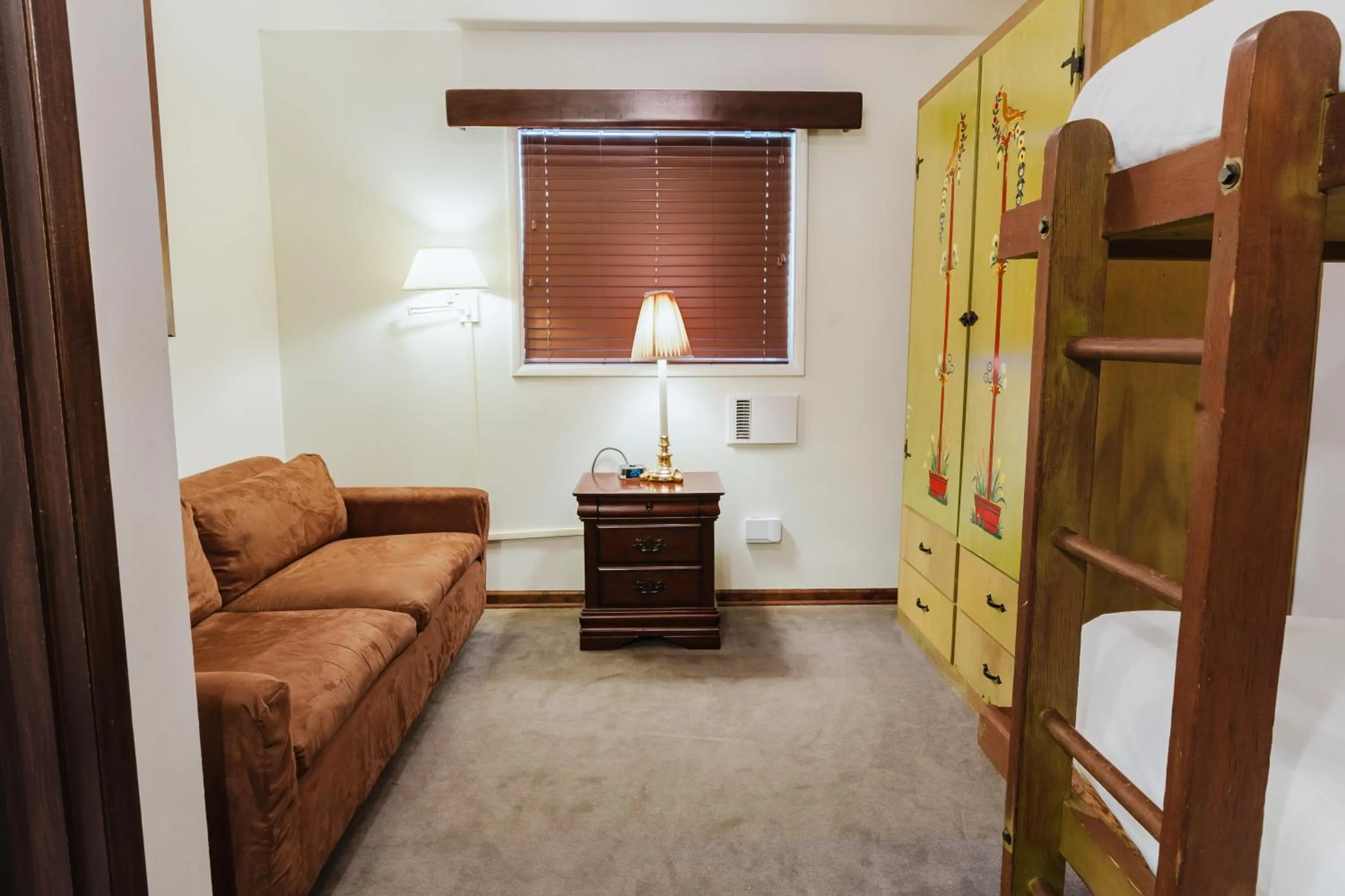 Living room in Crystal Mountain Hotels