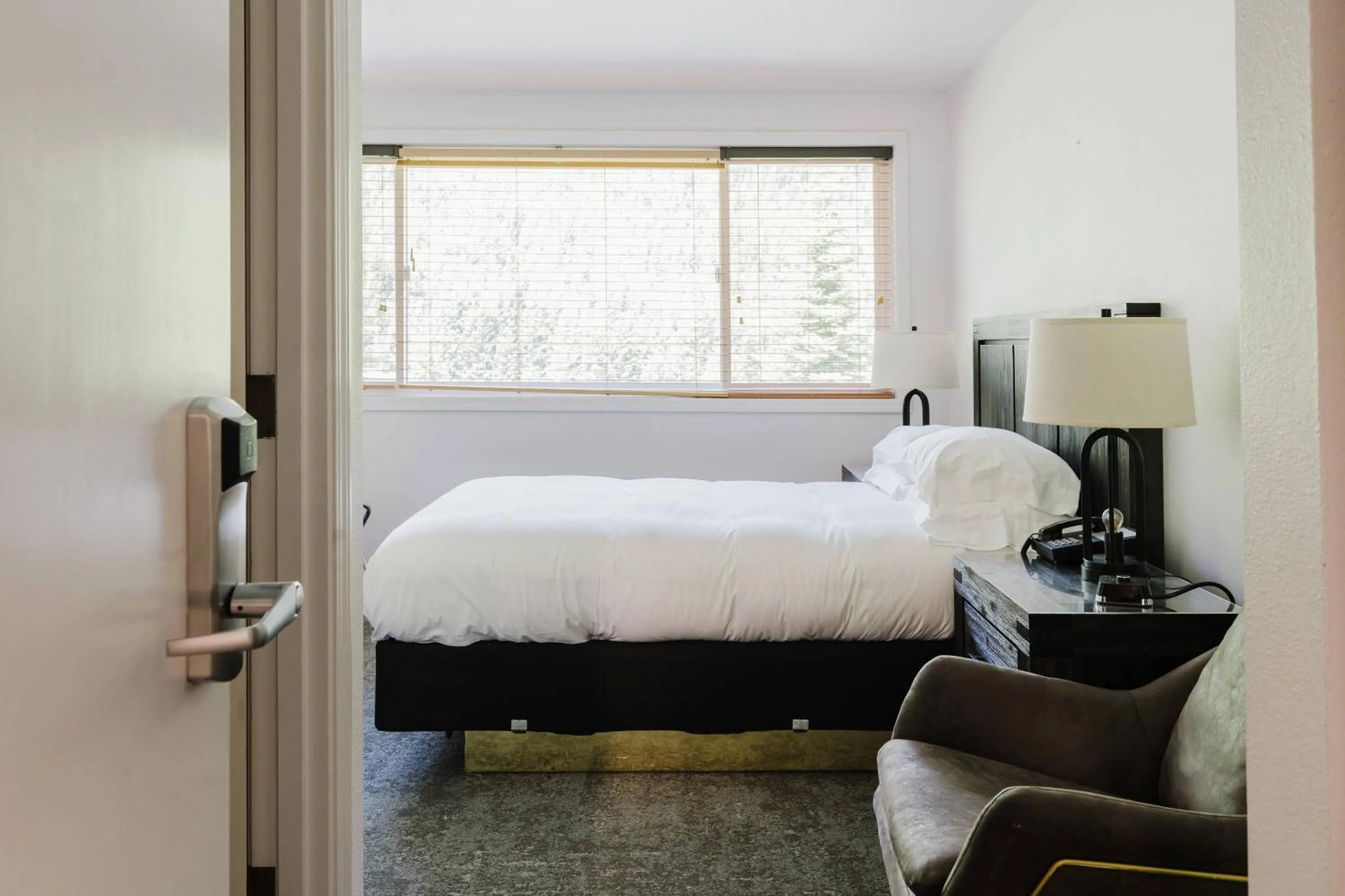 Photo of the whole room, Bed in Crystal Mountain Hotels