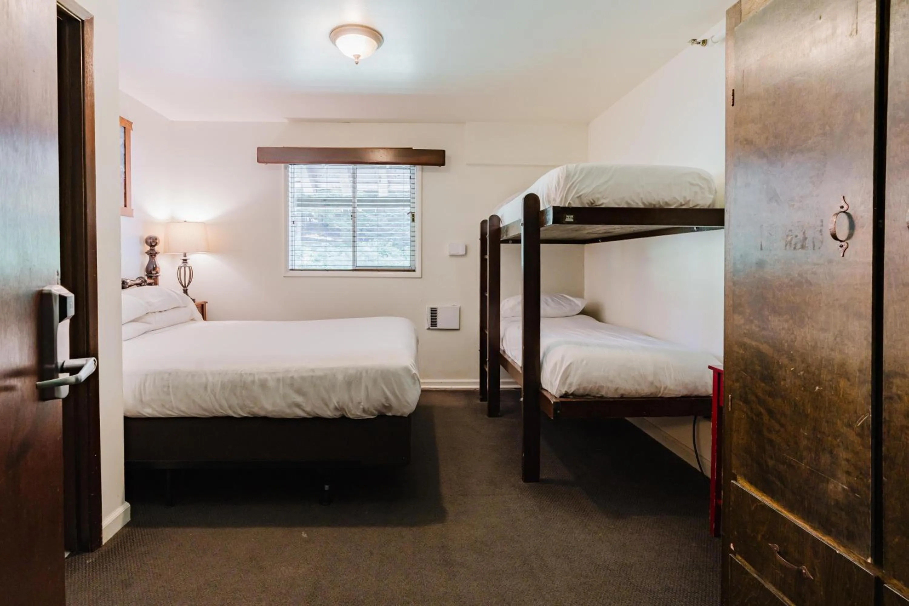 Photo of the whole room, Bed in Crystal Mountain Hotels