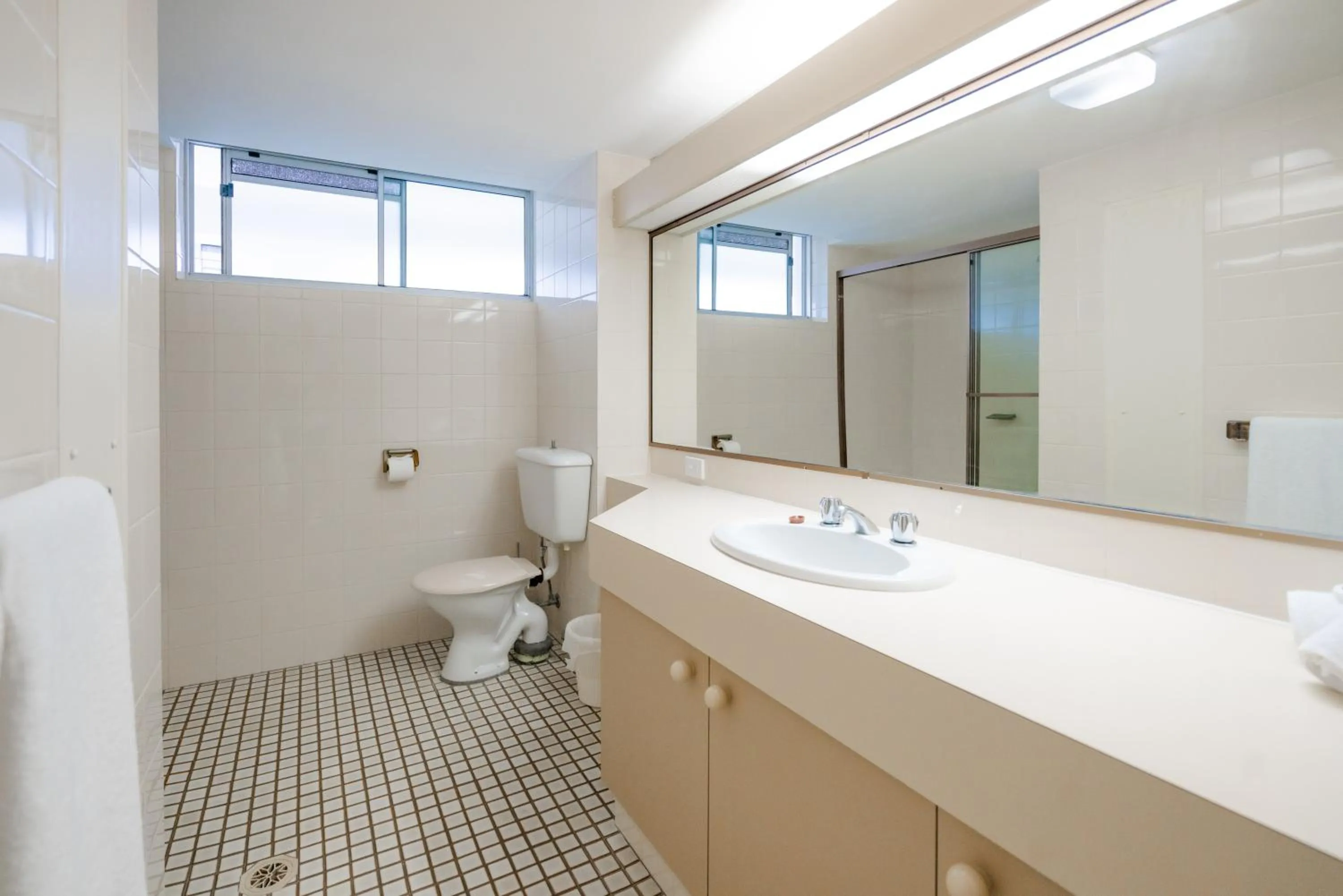 Shower in Cashelmara Beachfront Apartments