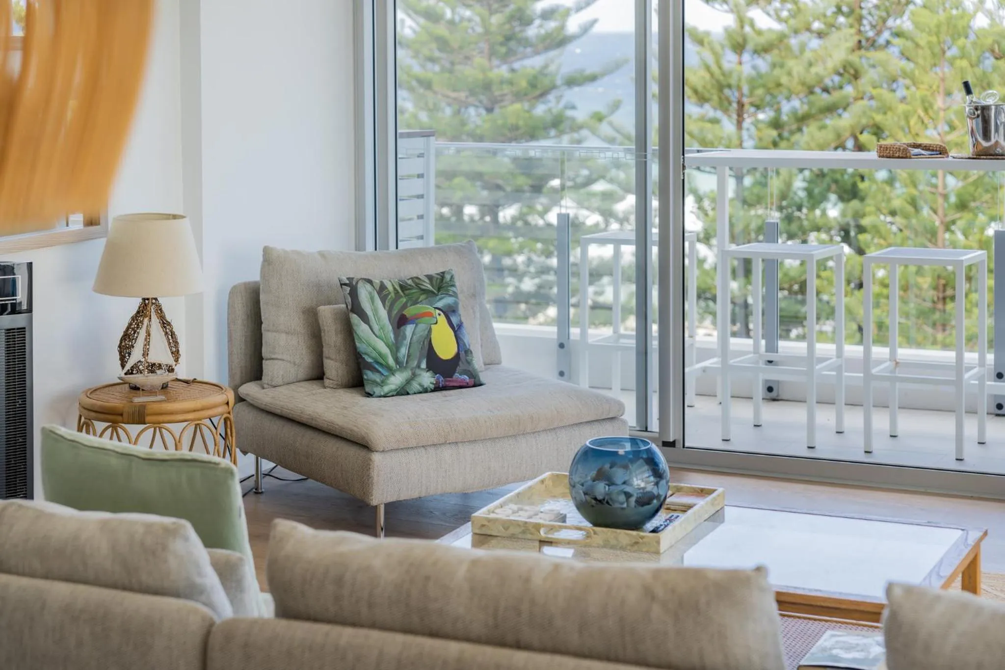 Communal lounge/ TV room in Cashelmara Beachfront Apartments