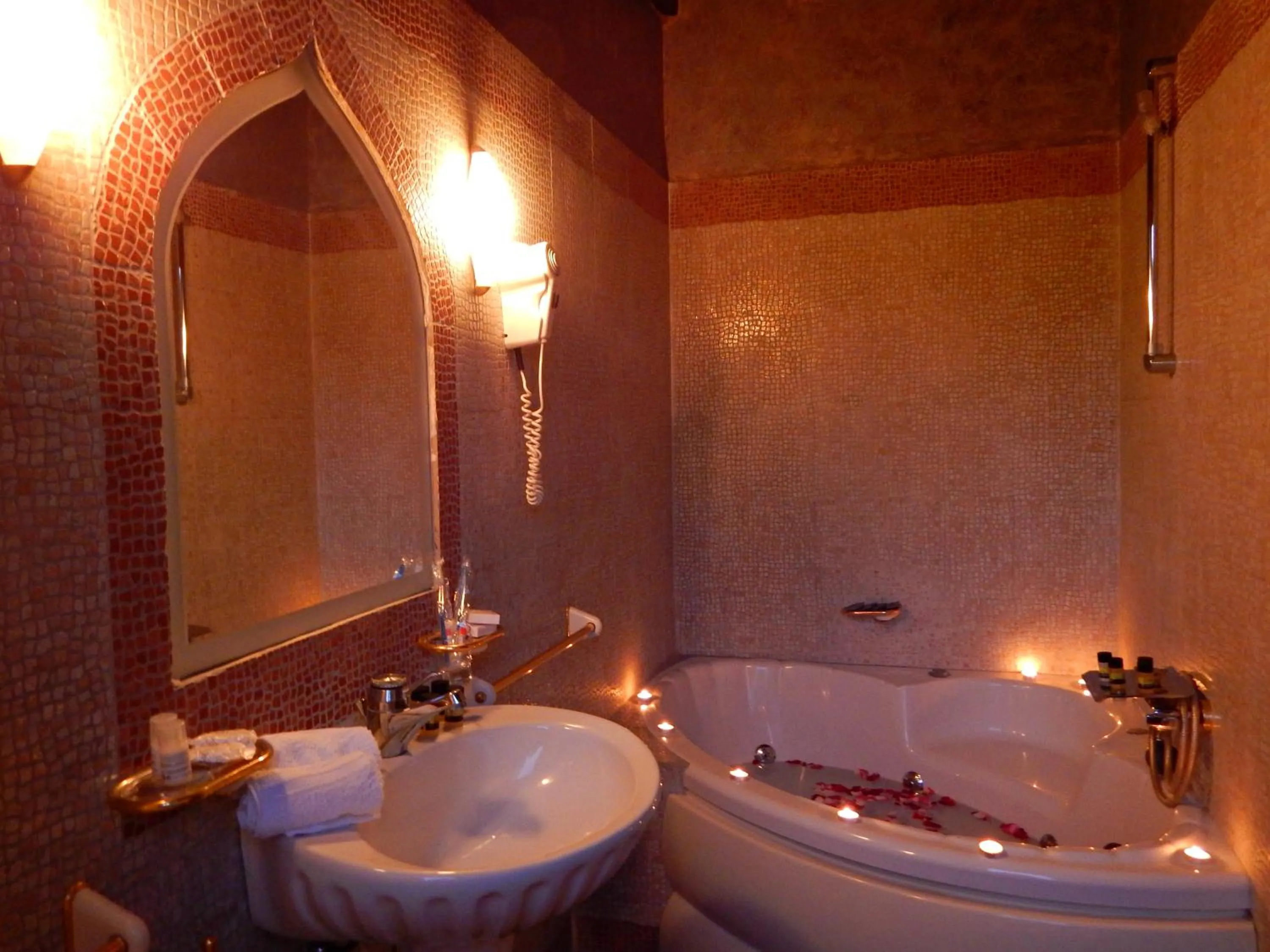 Bathroom in S.Nikolis' Historic Boutique Hotel