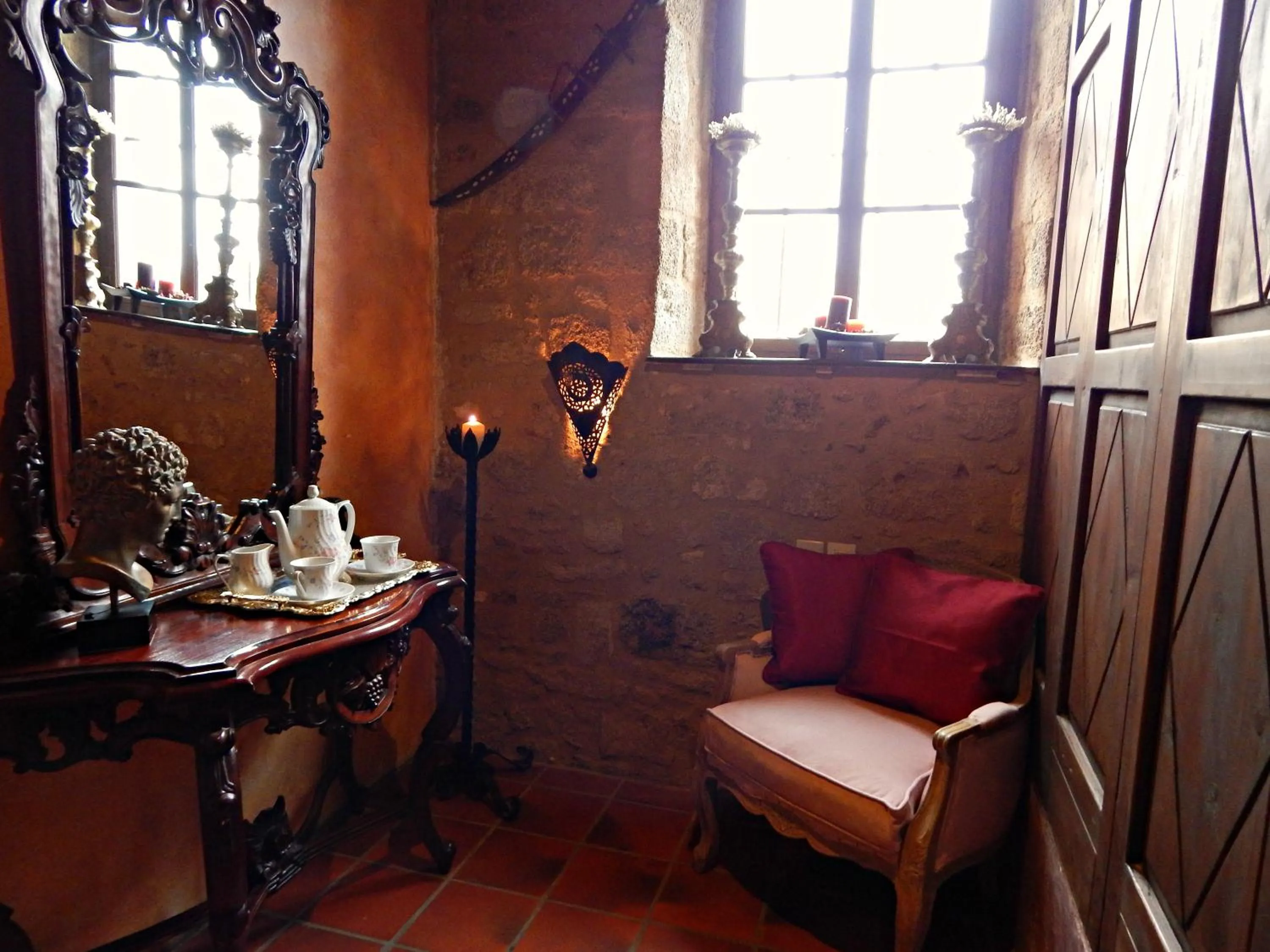 Living room in S.Nikolis' Historic Boutique Hotel