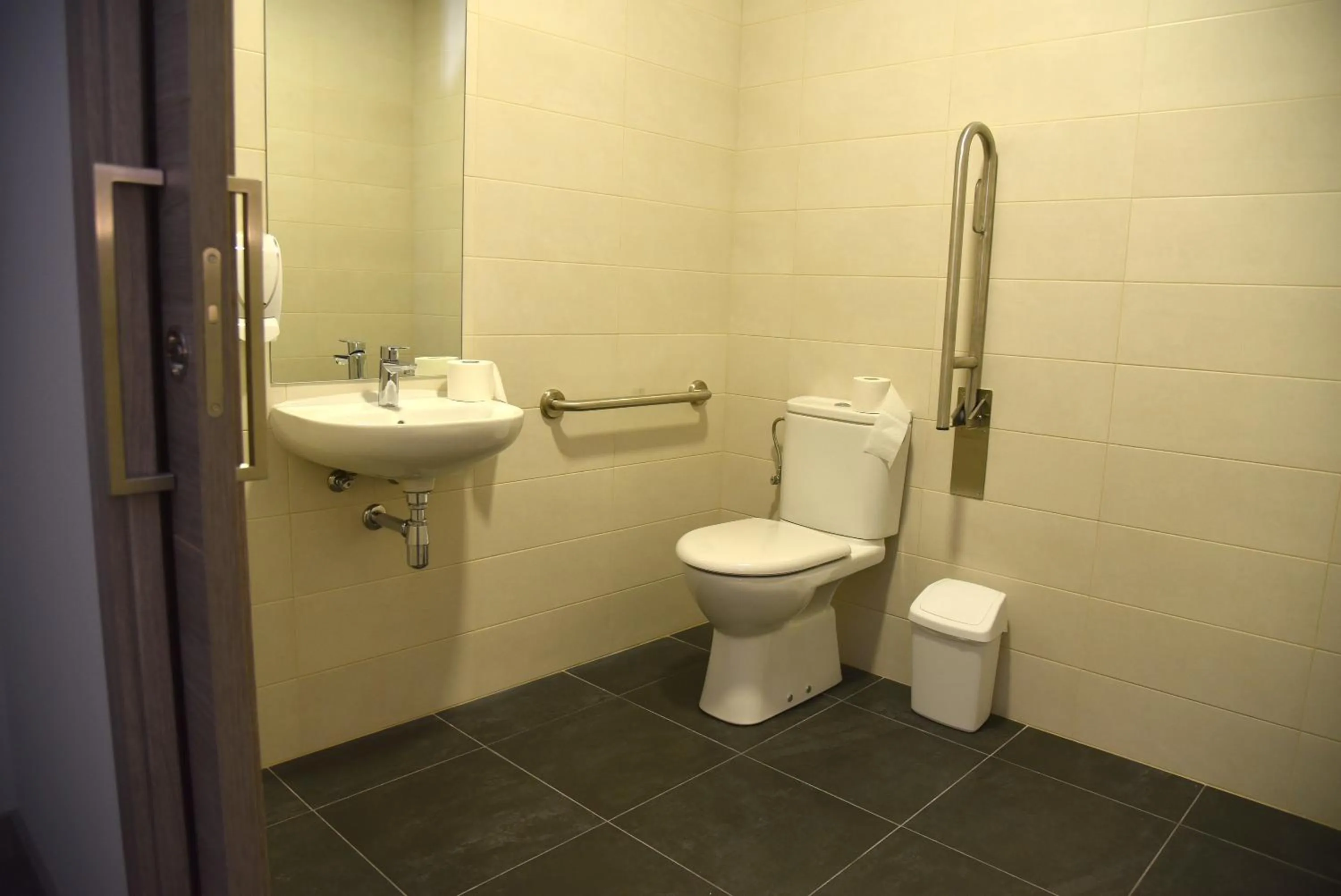 Public Bath in Hotel Julimar