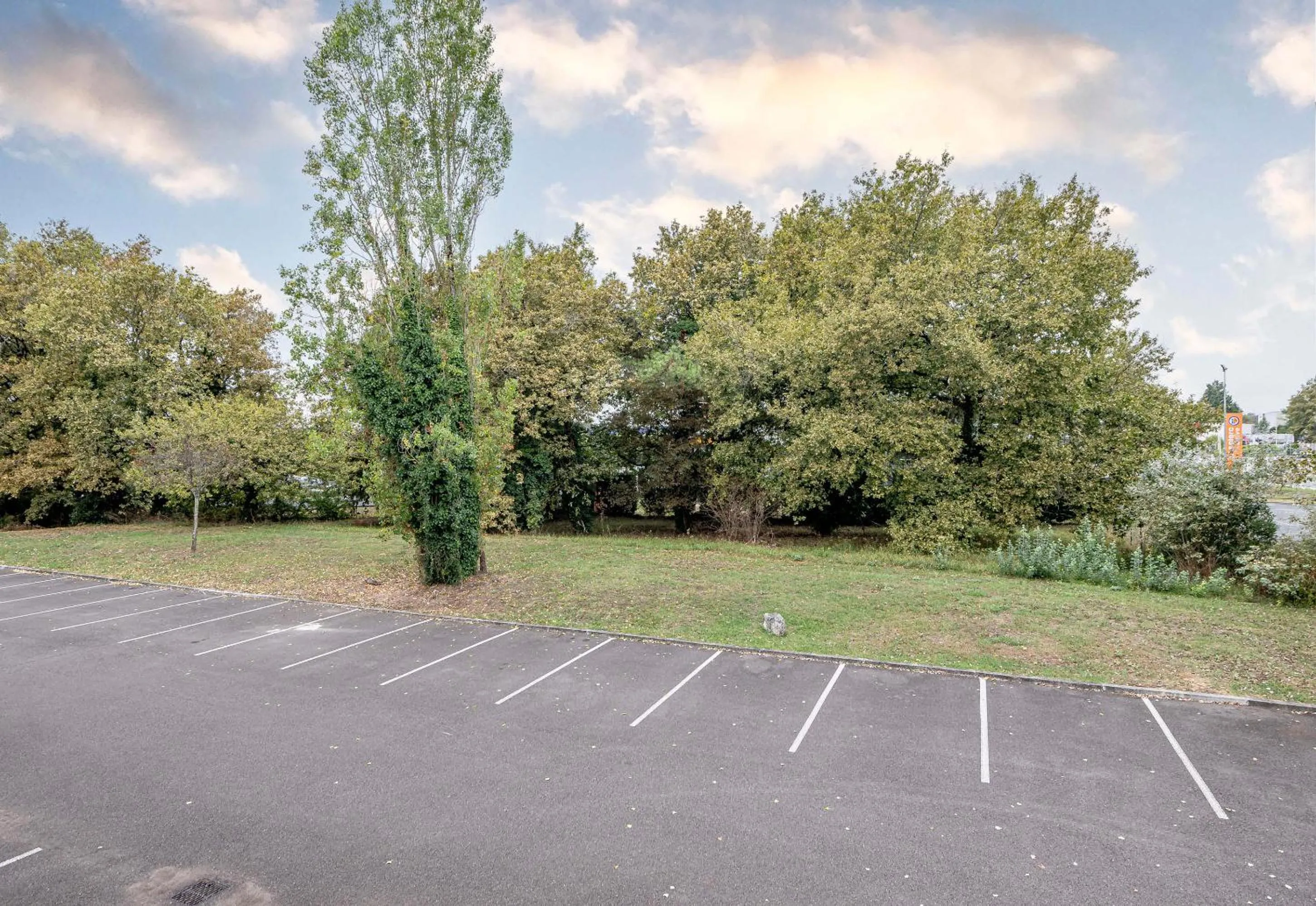 Parking in B&B HOTEL Bordeaux Sud