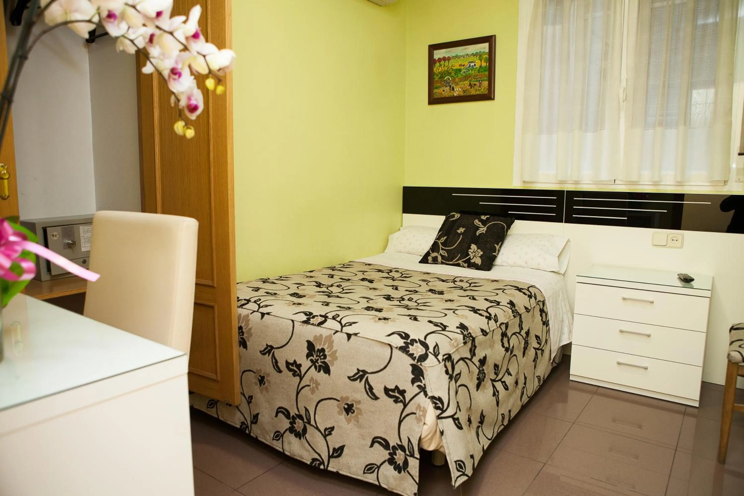 Bed in Hostal del Pez Azul