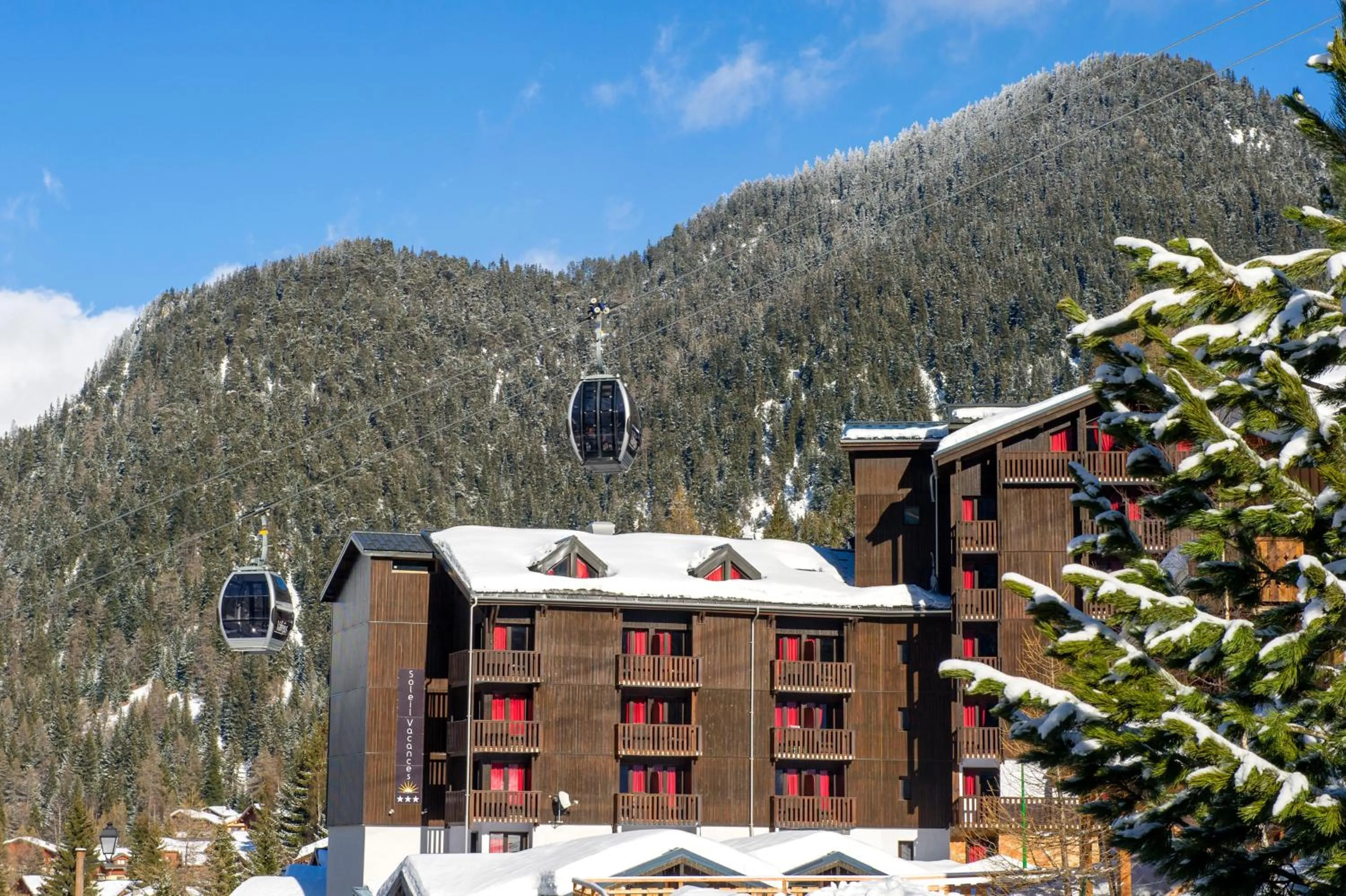 Facade/entrance in SOWELL Family Valfrejus