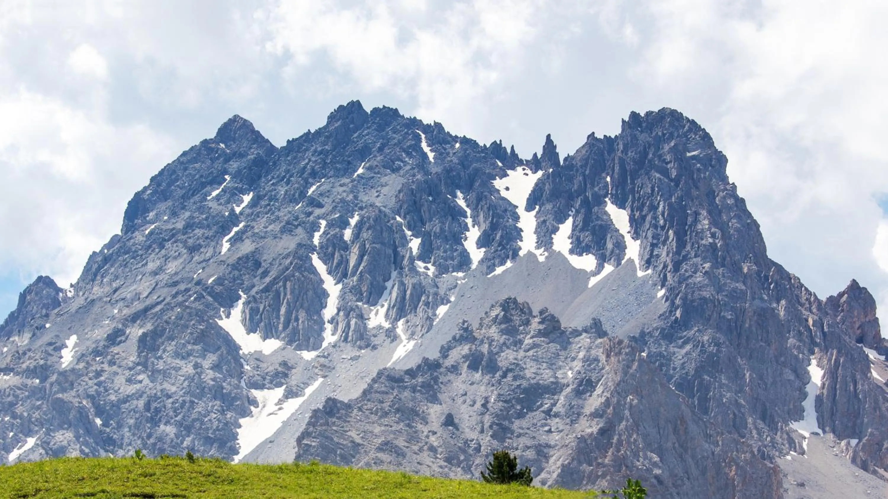 Natural landscape in SOWELL Family Valfrejus