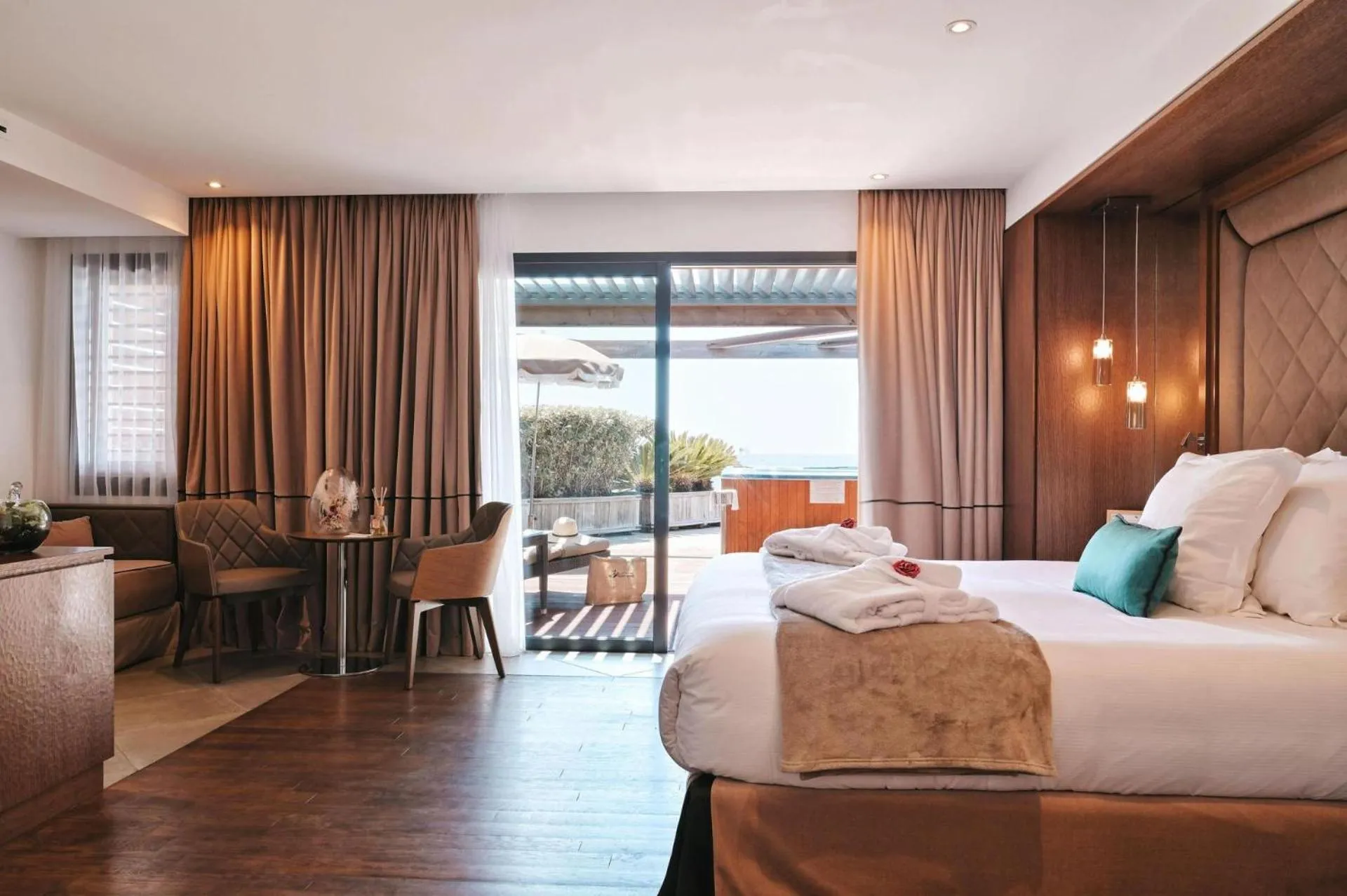 Photo of the whole room, Bed in Hôtel Le Week end