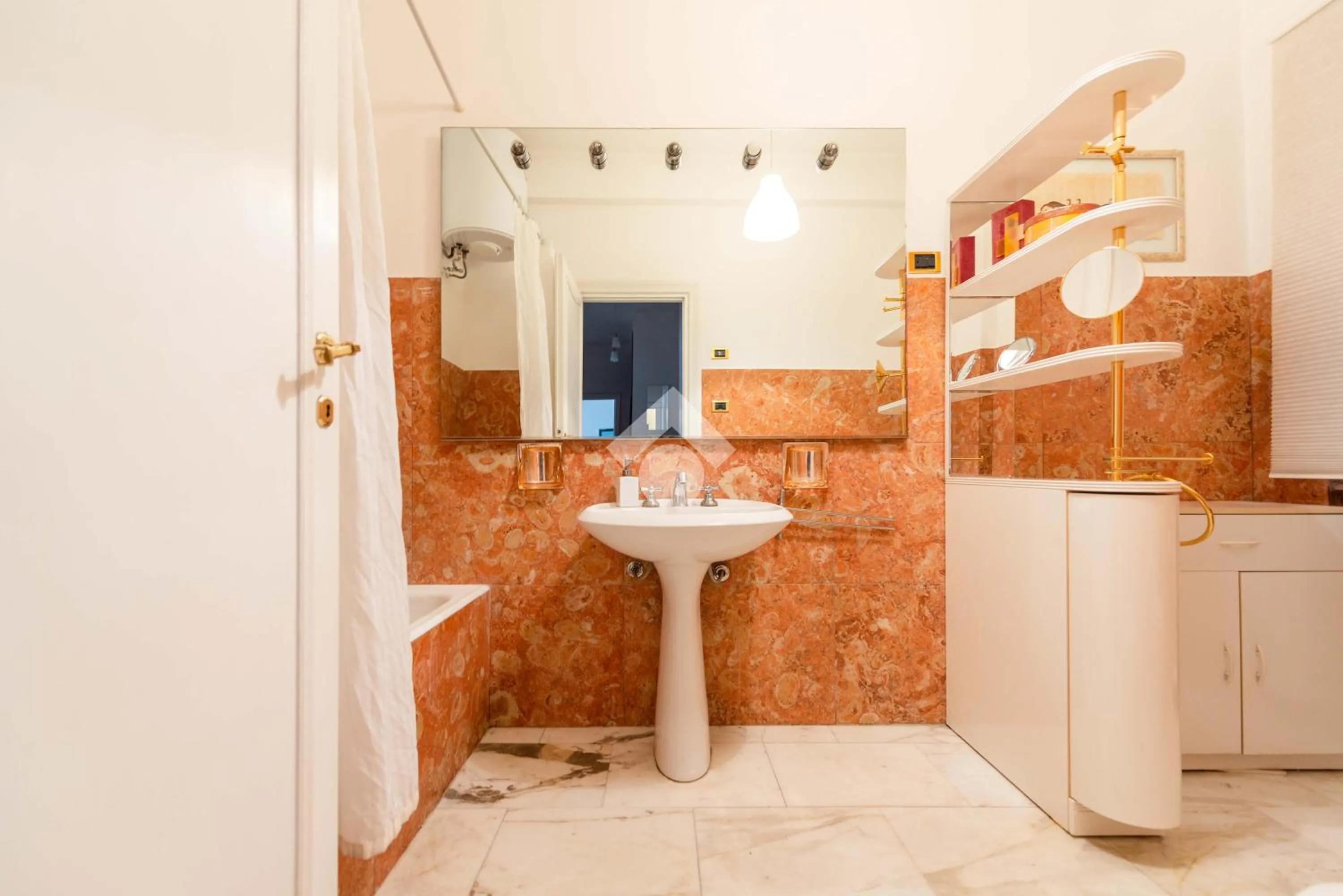 Bathroom in Vatican De Carolis Terrace