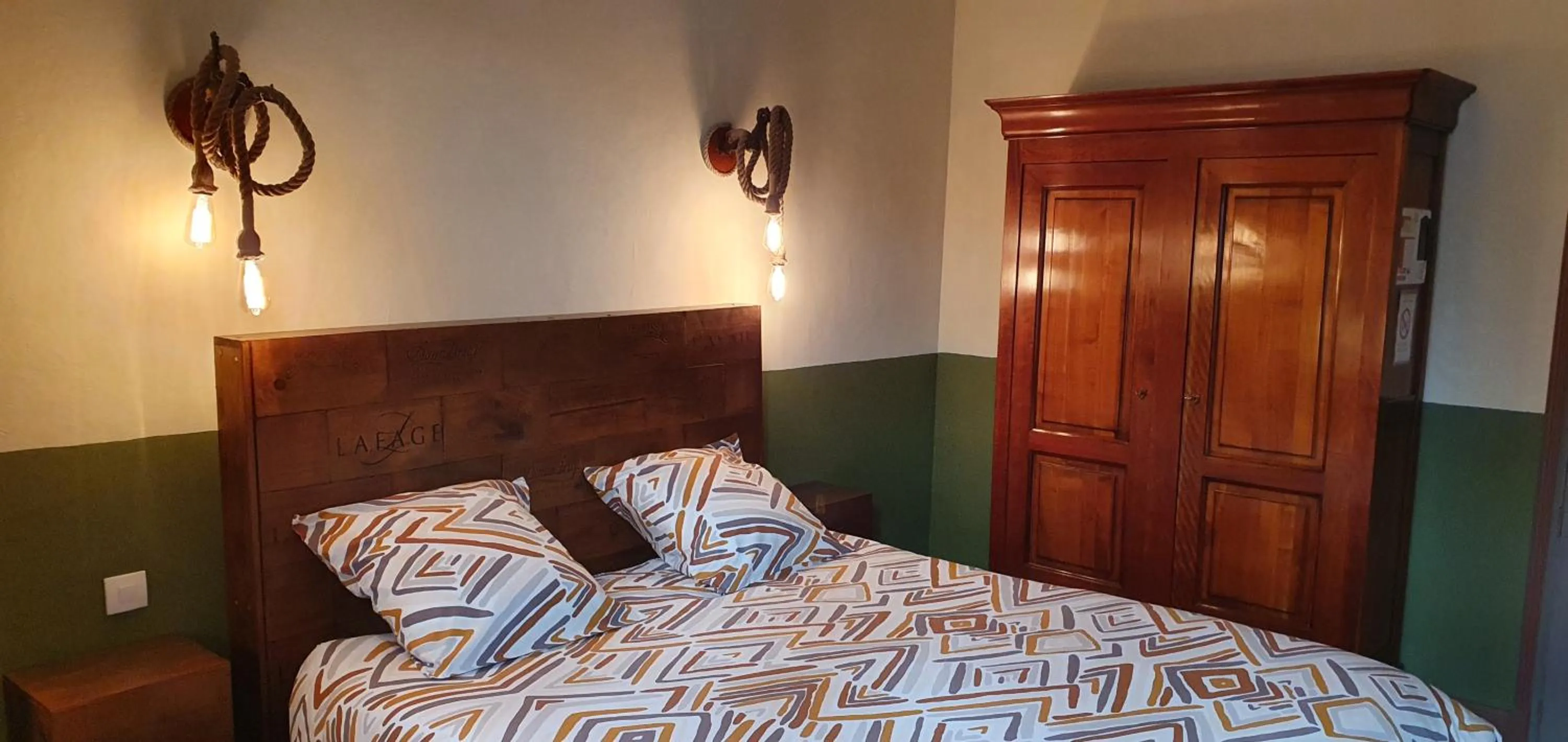 Bedroom, Bed in La Tour Du Terroir