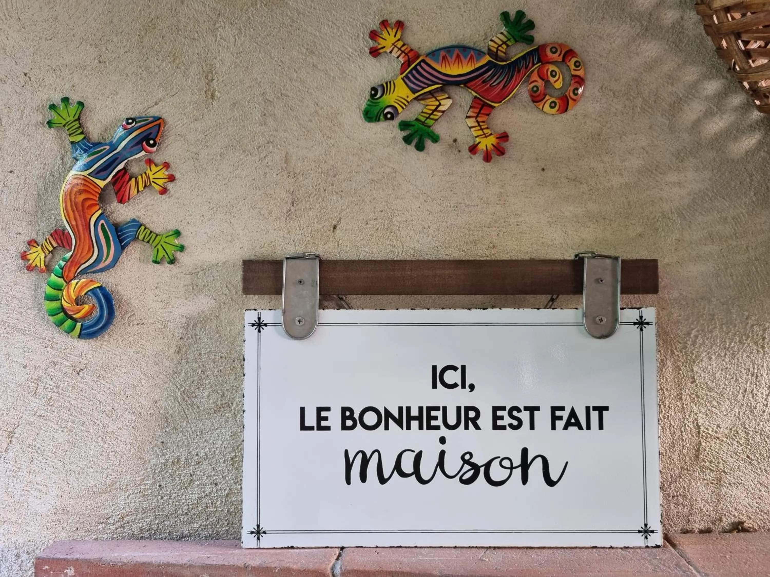 Property building in La Tour Du Terroir