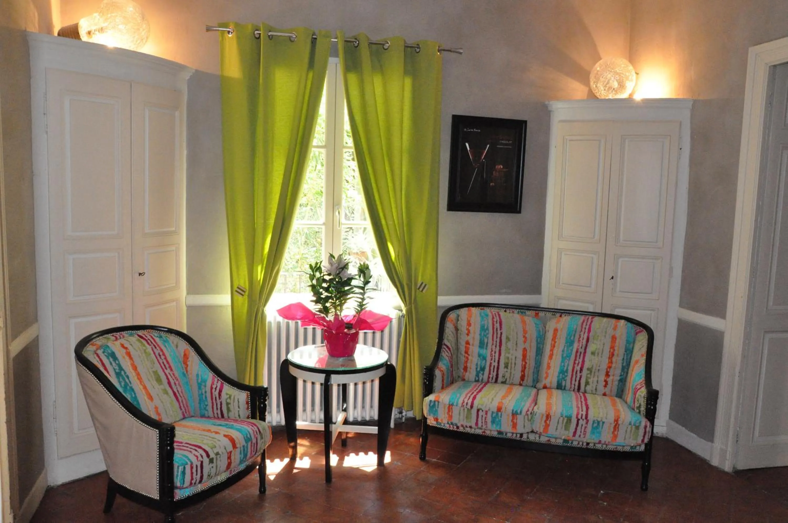 Communal lounge/ TV room in La Tour Du Terroir