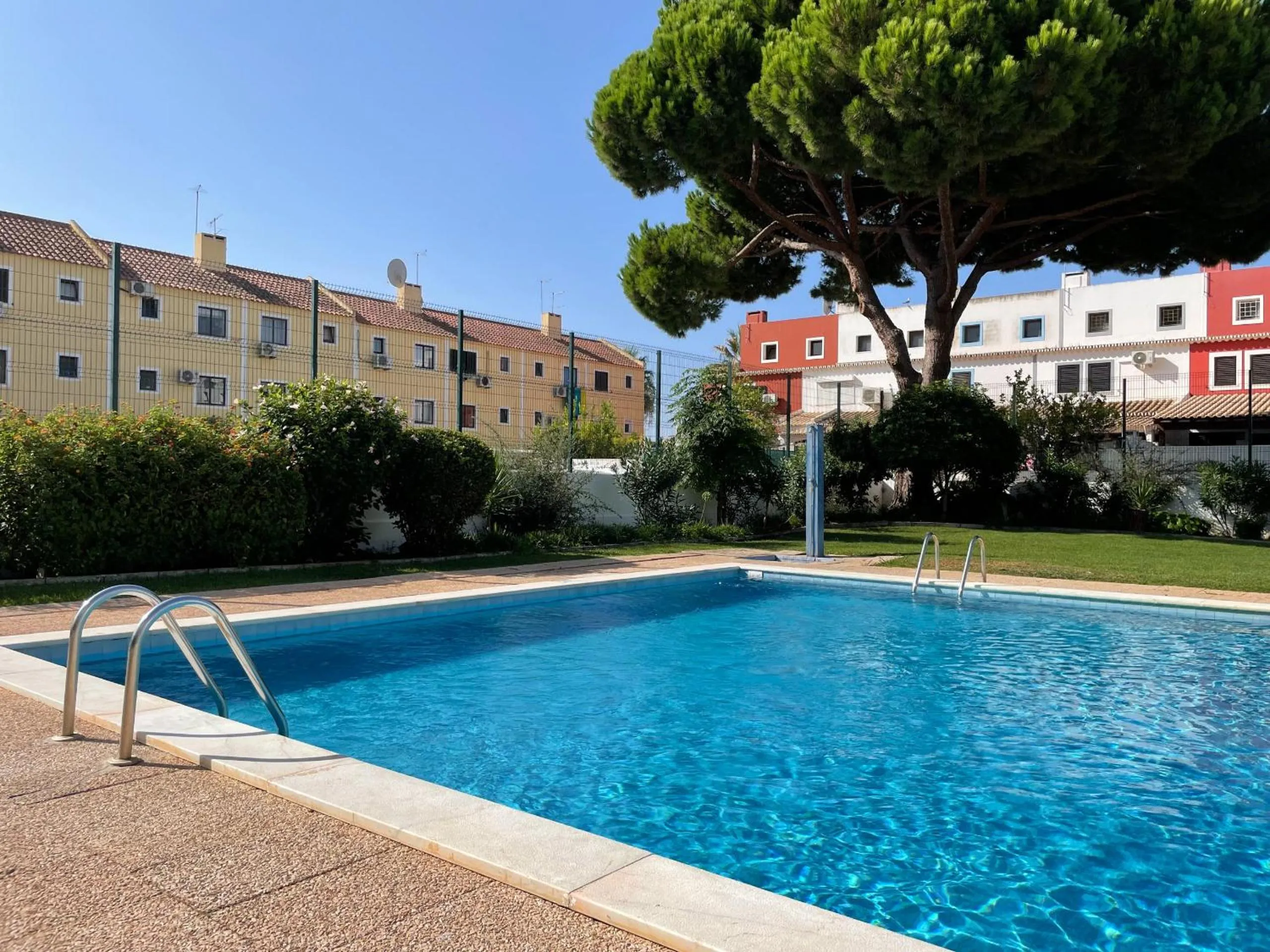 Swimming pool in Mouraliz Apartments by HD PROPERTIES - Vilamoura Marina