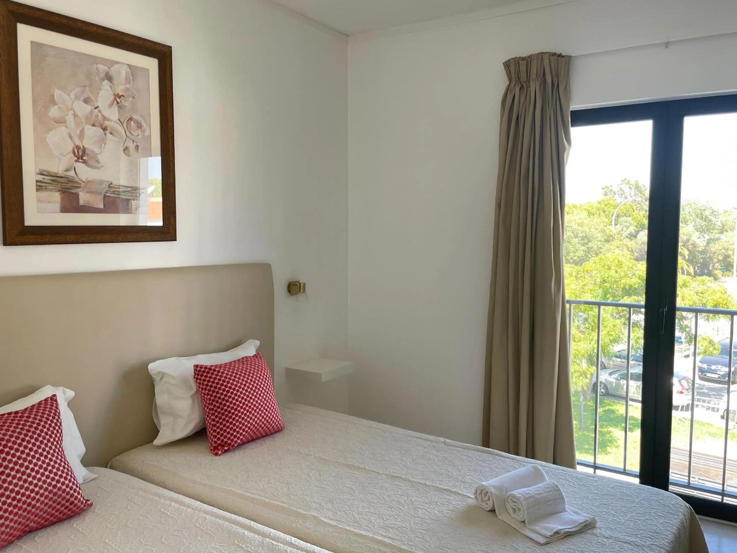 Communal lounge/ TV room, Bed in Mouraliz Apartments by HD PROPERTIES - Vilamoura Marina