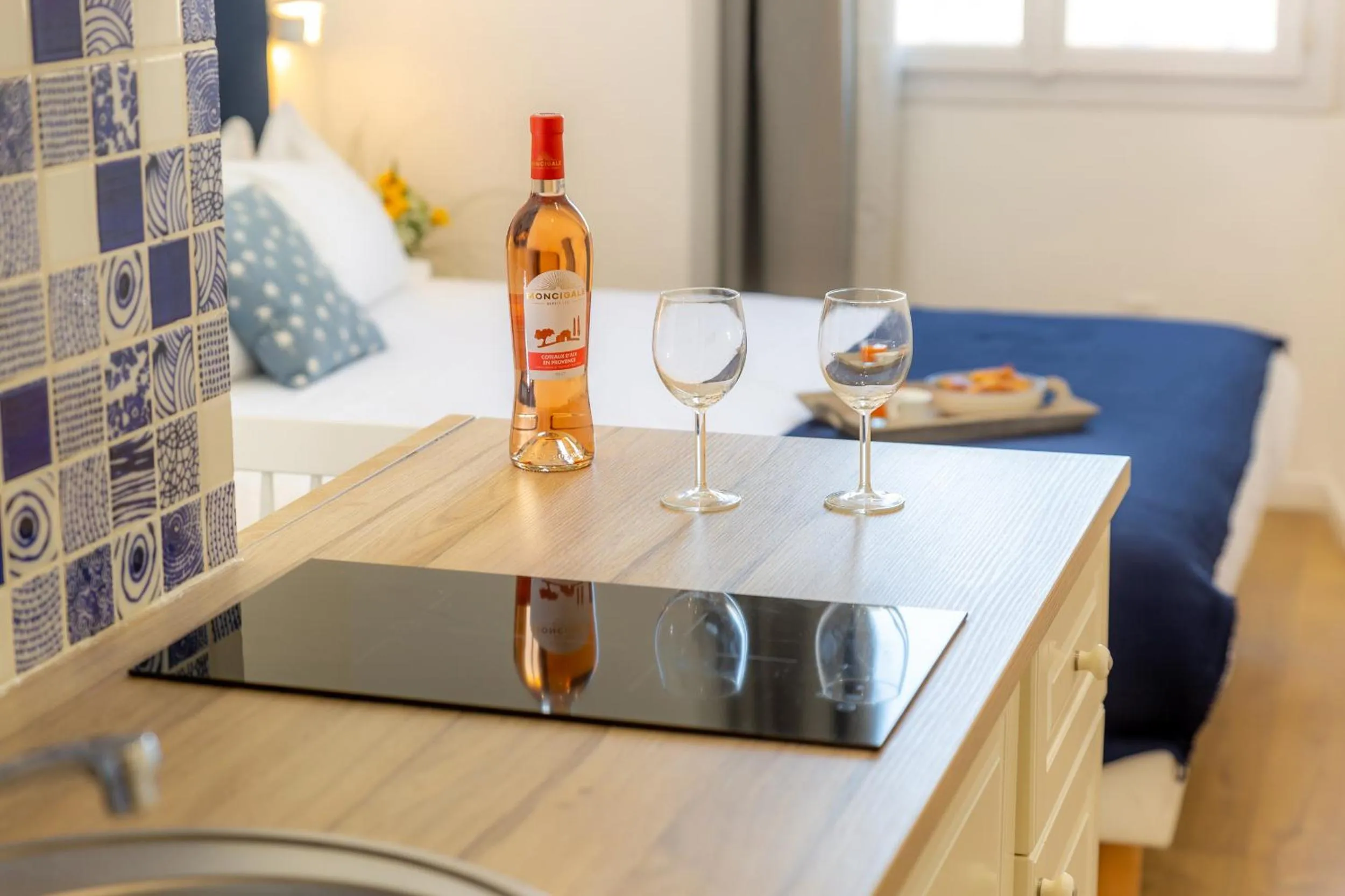 Bedroom in Breteuil – Appart au Vieux Port