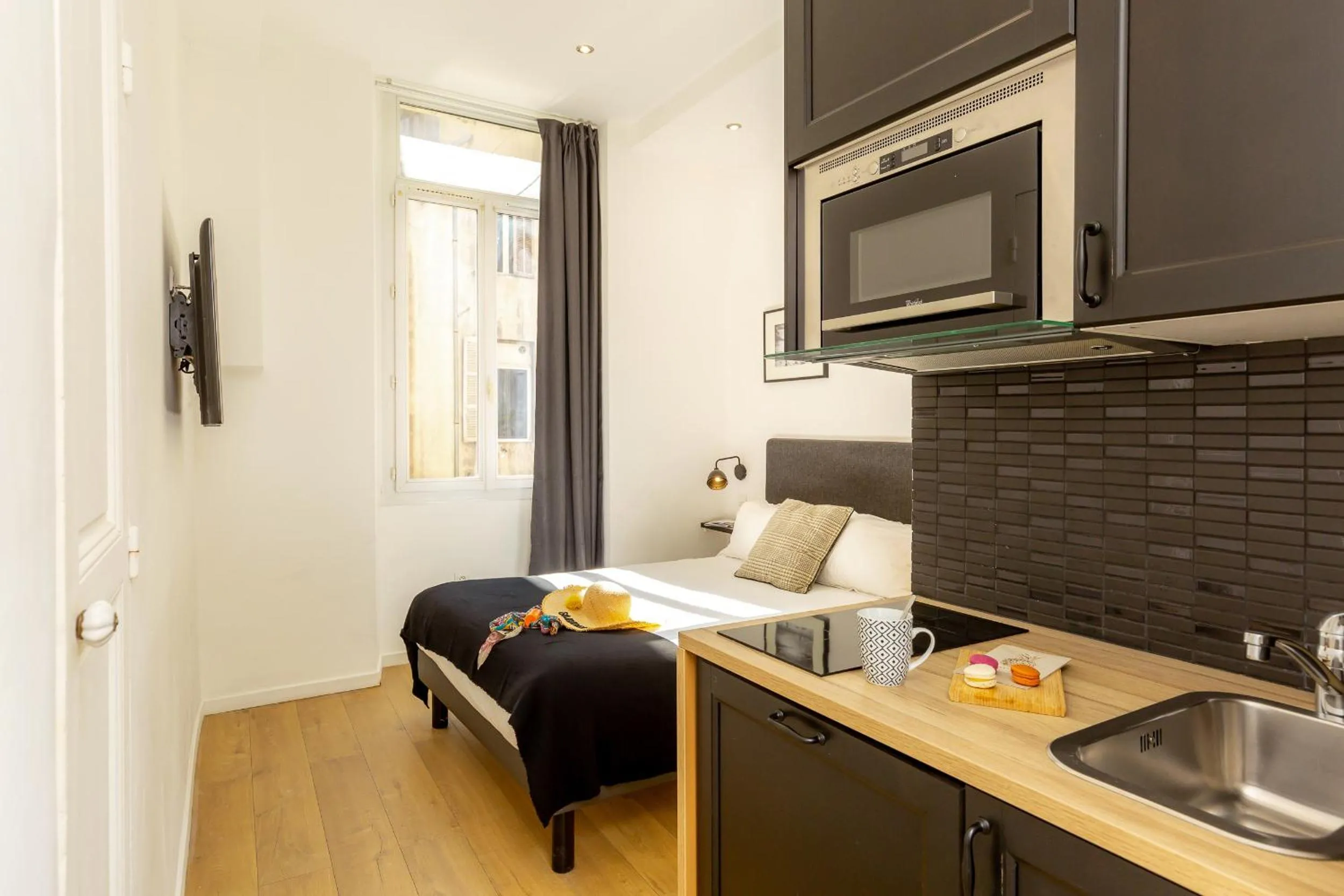 Bedroom in Breteuil – Appart au Vieux Port