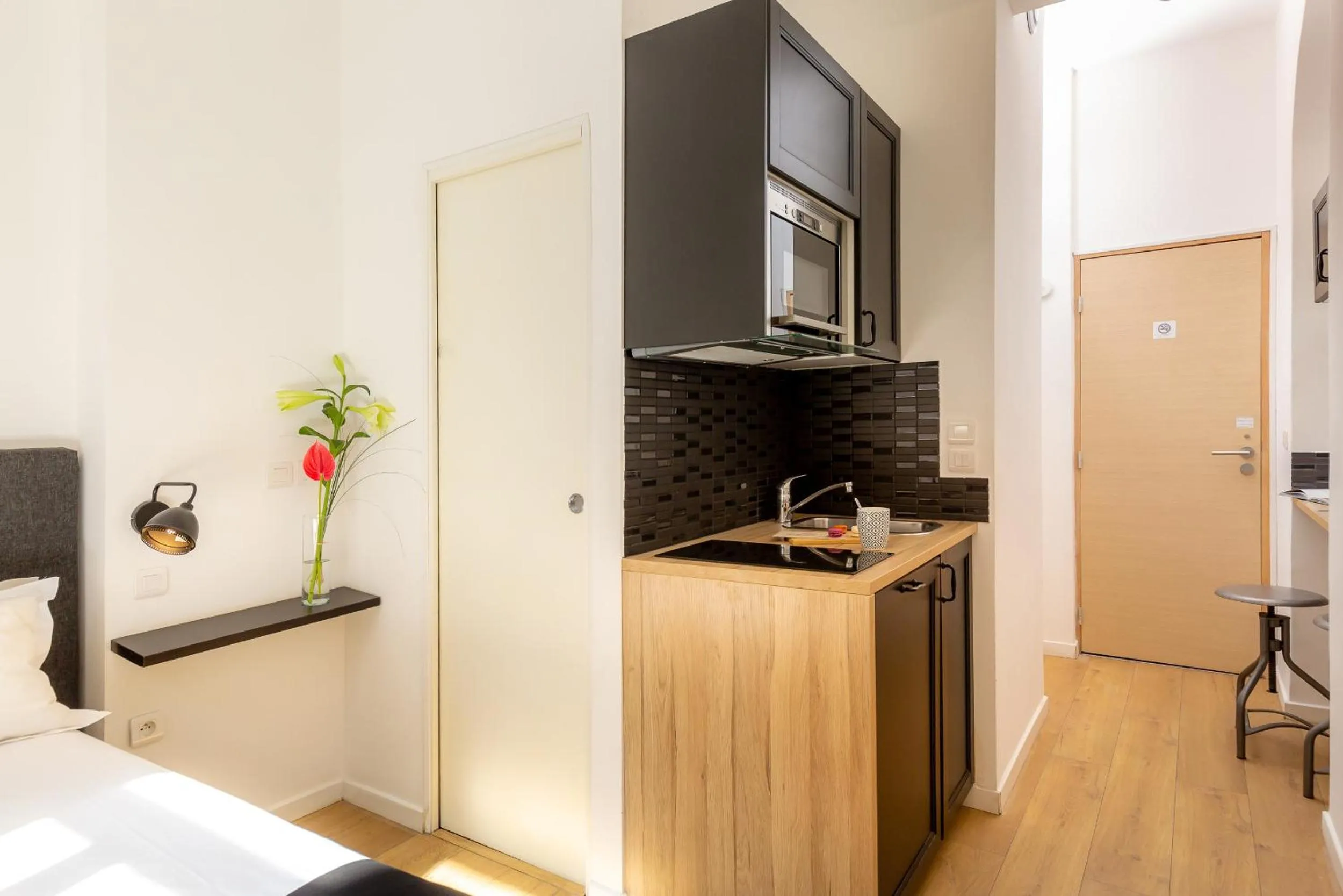 Dining area, Bed in Breteuil – Appart au Vieux Port