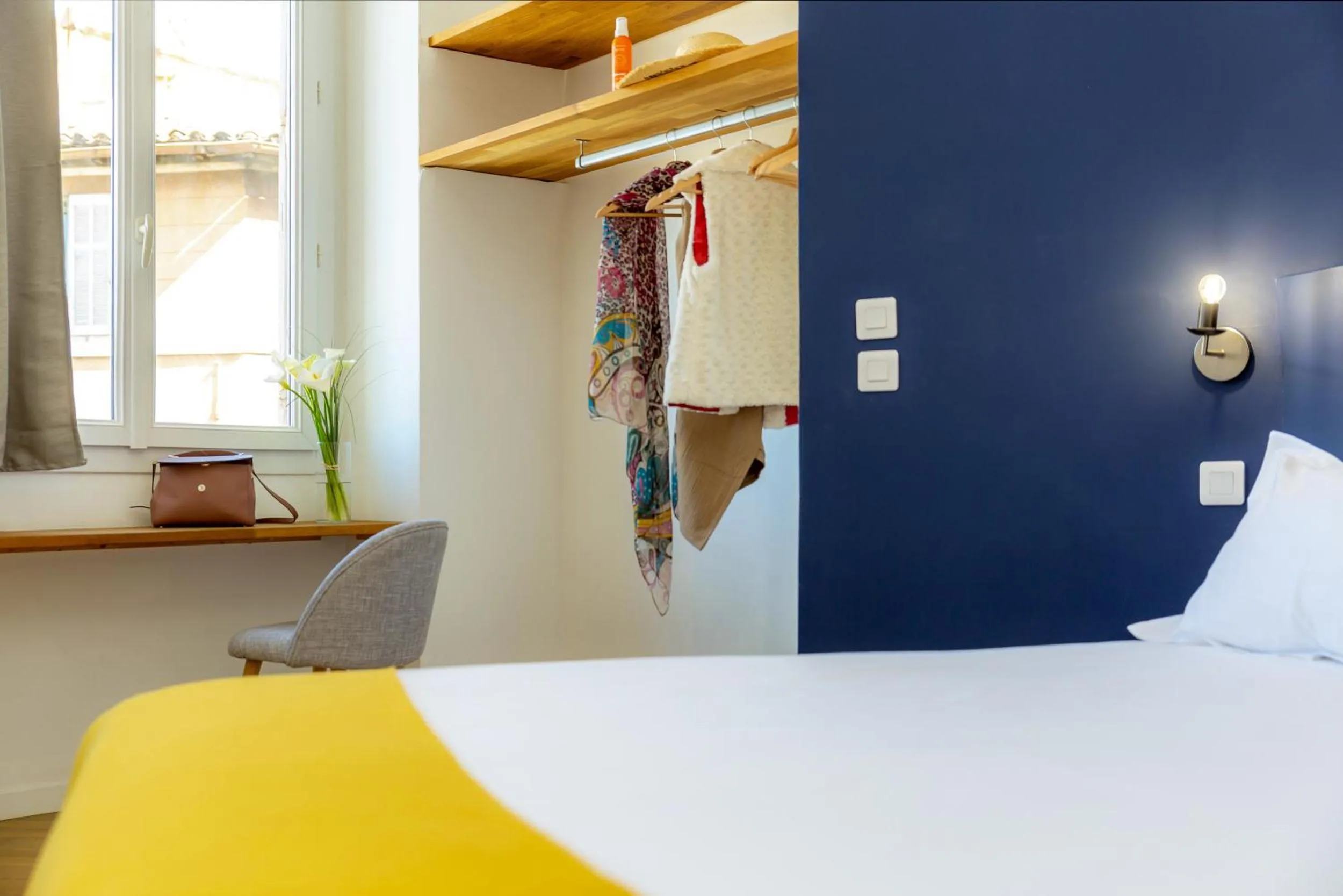 Bedroom, Bed in Breteuil – Appart au Vieux Port
