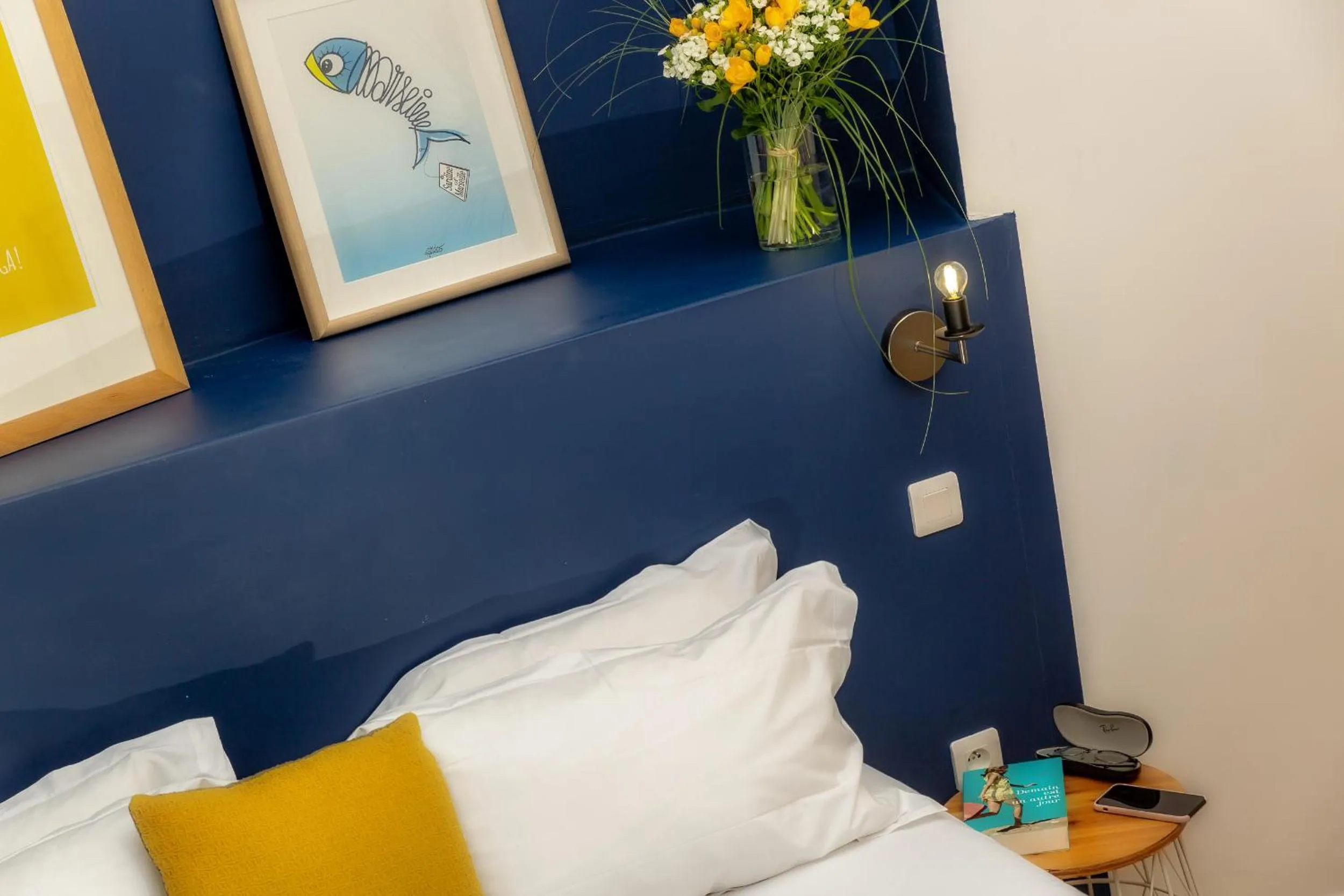 Bedroom, Bed in Breteuil – Appart au Vieux Port