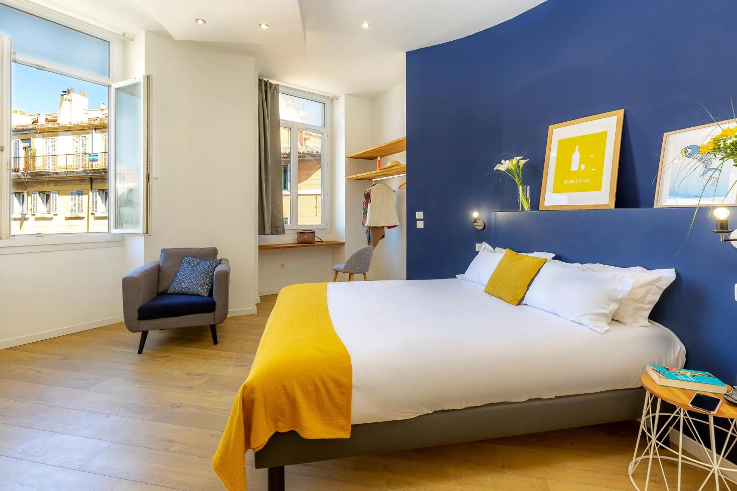 Bedroom, Bed in Breteuil – Appart au Vieux Port