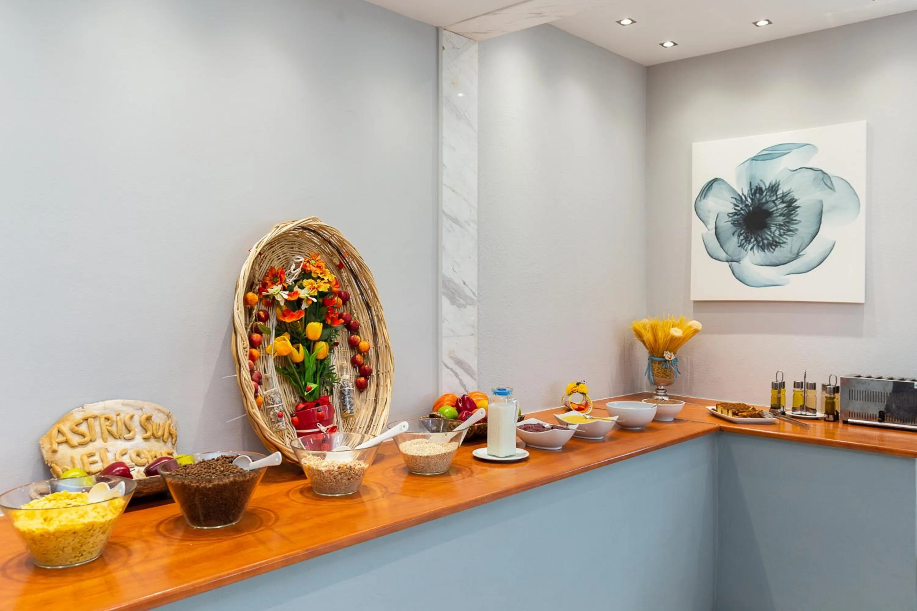 Restaurant/places to eat in Astris Sun Hotel