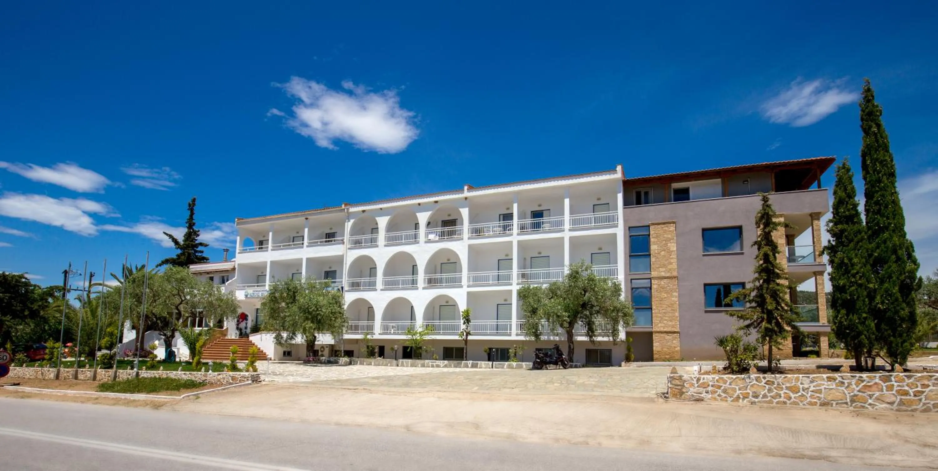 Facade/entrance in Astris Sun Hotel