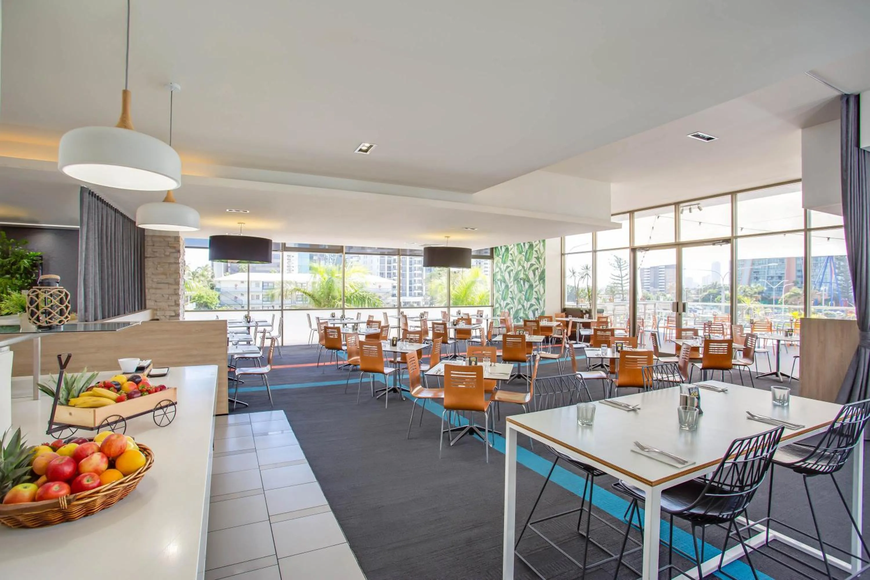 Restaurant/places to eat in Mantra on View