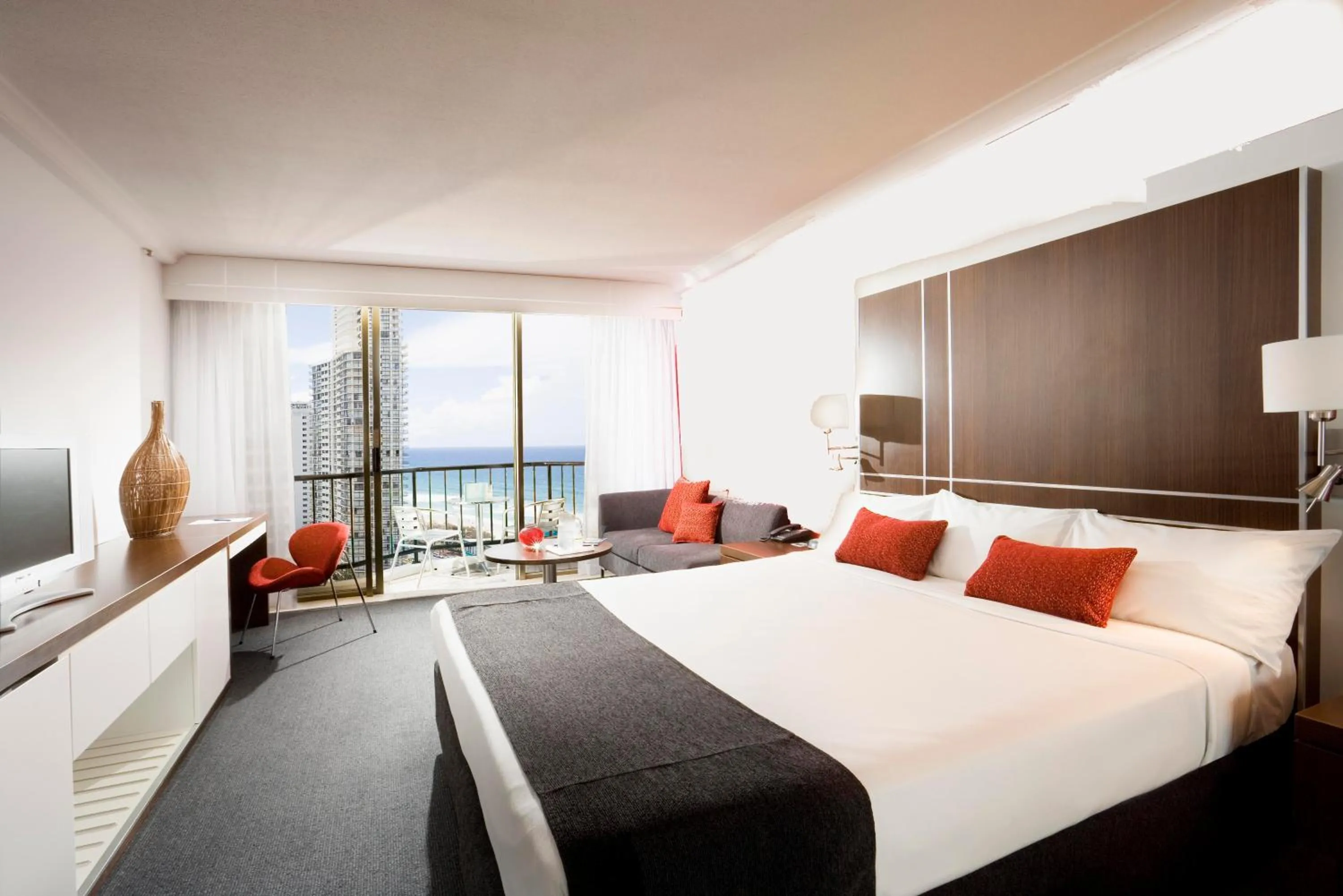 Balcony/Terrace, Bed in Mantra on View