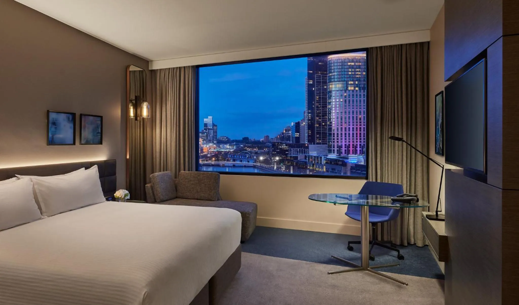 Photo of the whole room, Bed in Crowne Plaza Melbourne by IHG