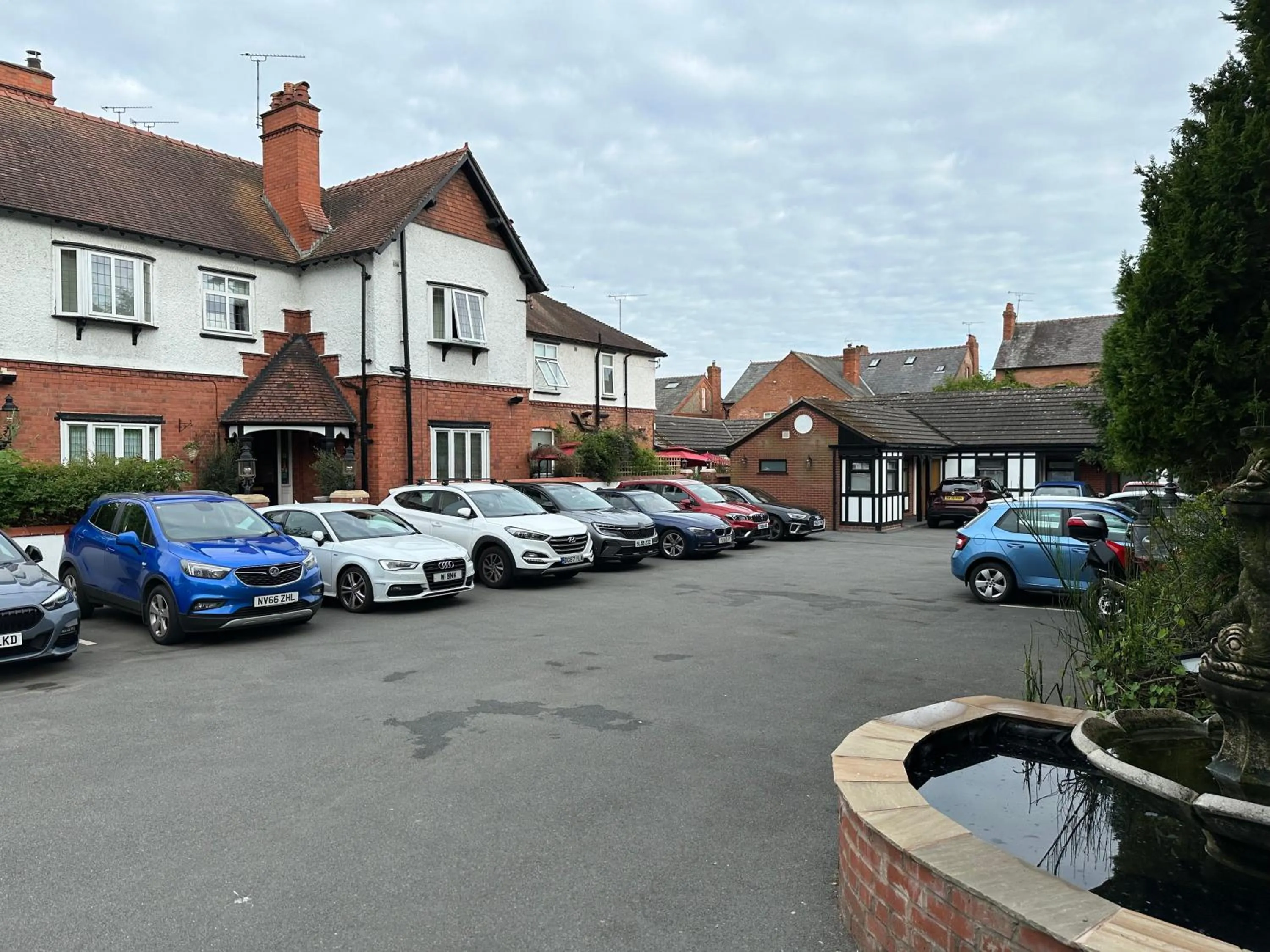 Parking in The Chester Court Hotel
