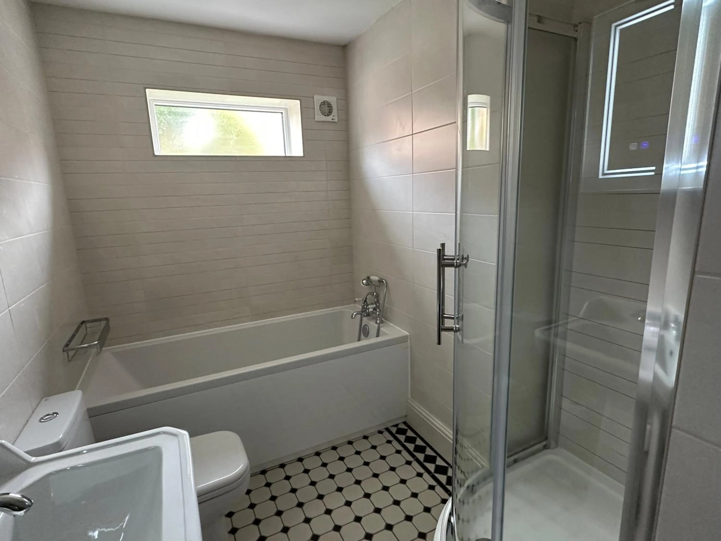 Bathroom in The Chester Court Hotel