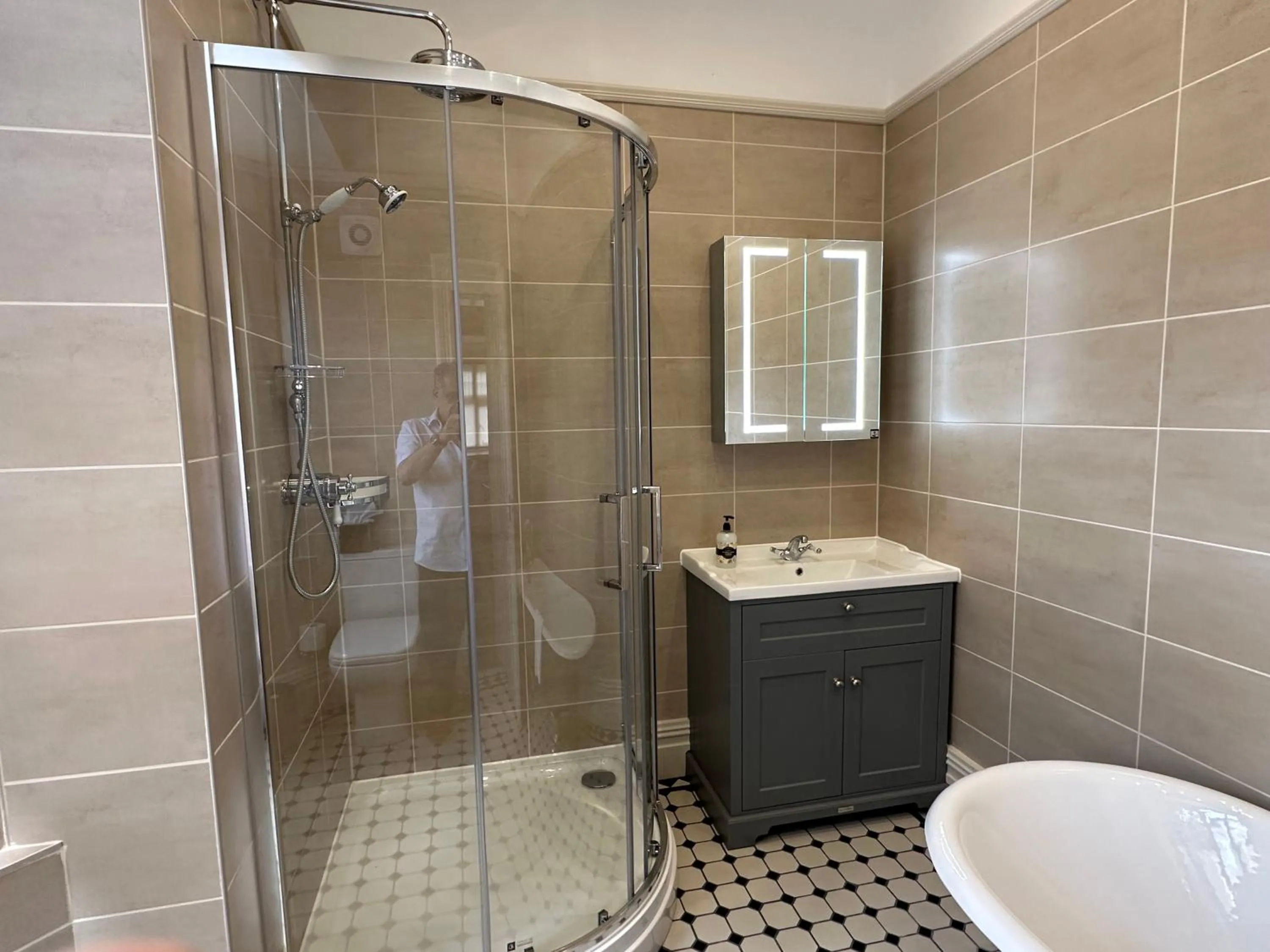 Bathroom in The Chester Court Hotel