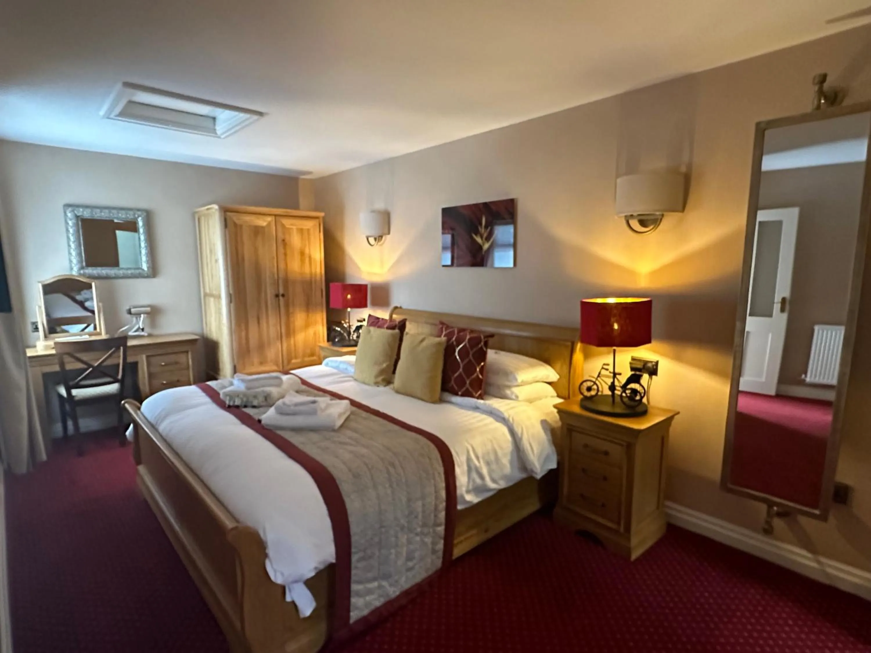 Bed in The Chester Court Hotel