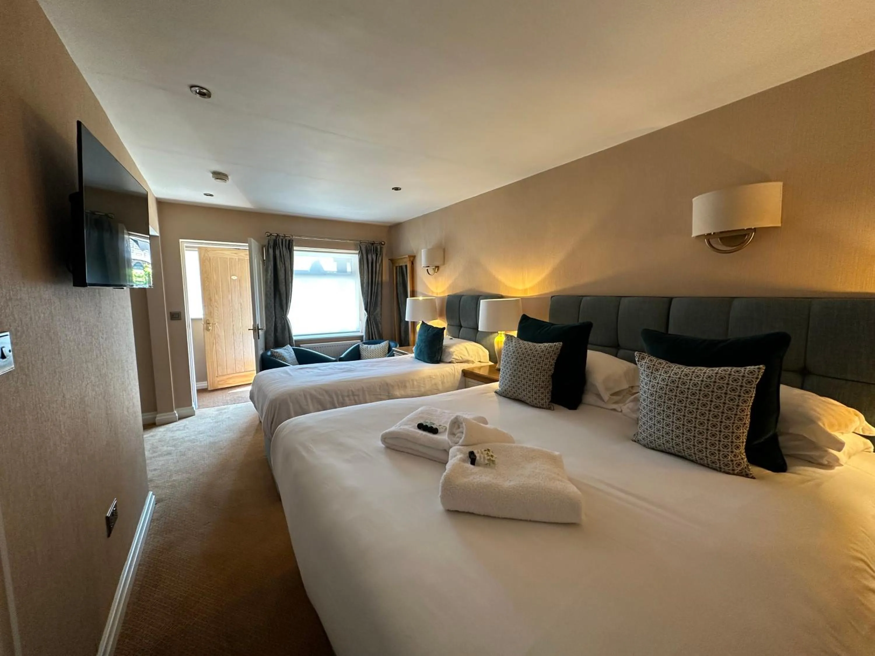 Bedroom, Bed in The Chester Court Hotel