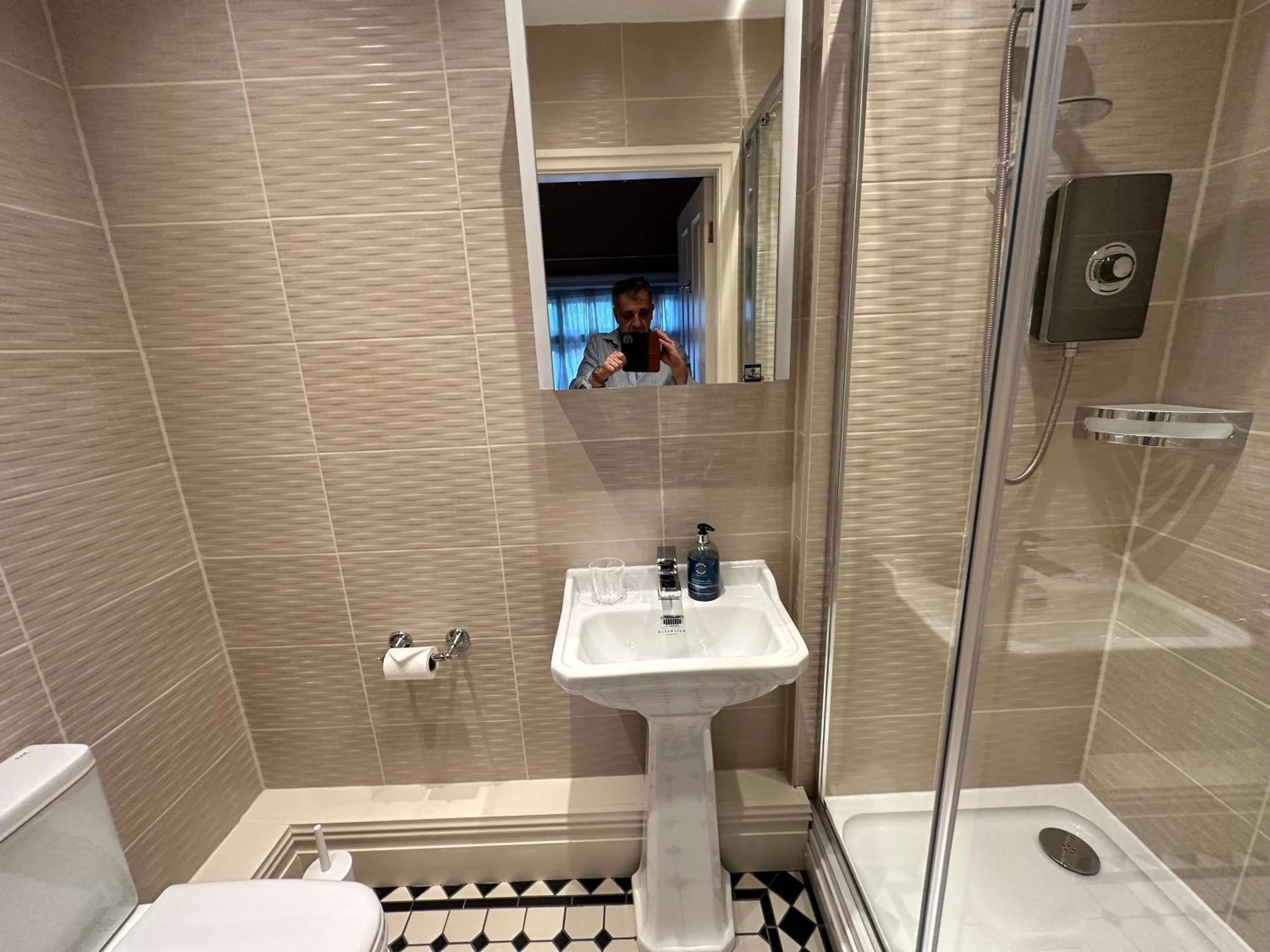 Bathroom in The Chester Court Hotel