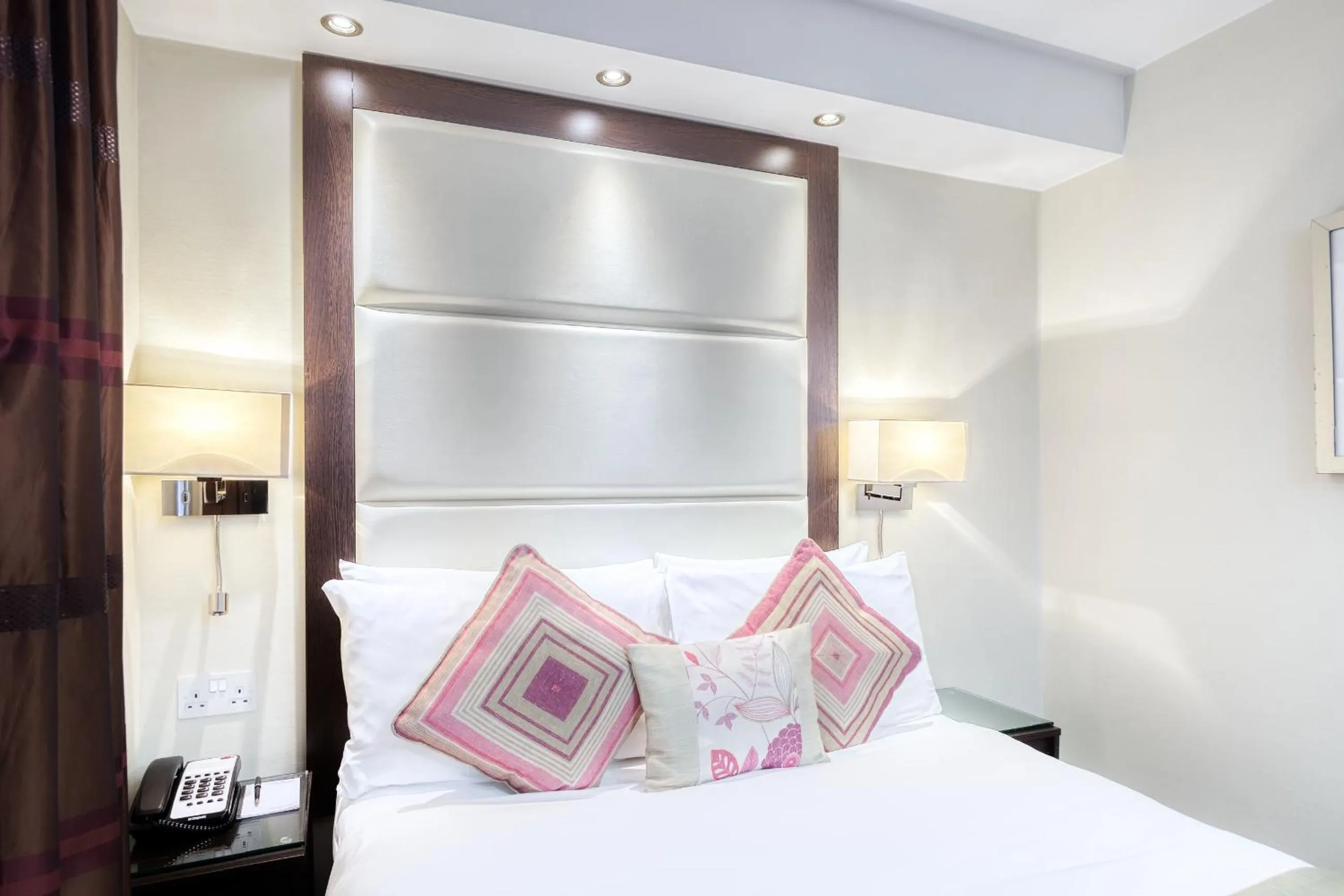 Bed in Grand Royale Hyde Park